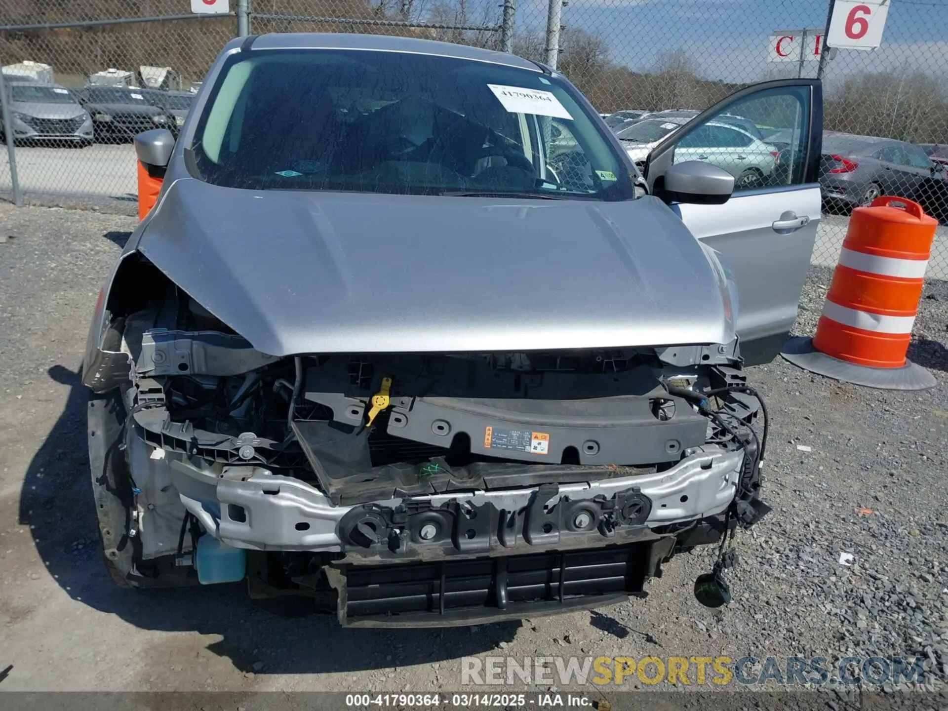 6 fotografías del automóvil dañado 1FMCU9GD0KUA12963 FORD ESCAPE 2019