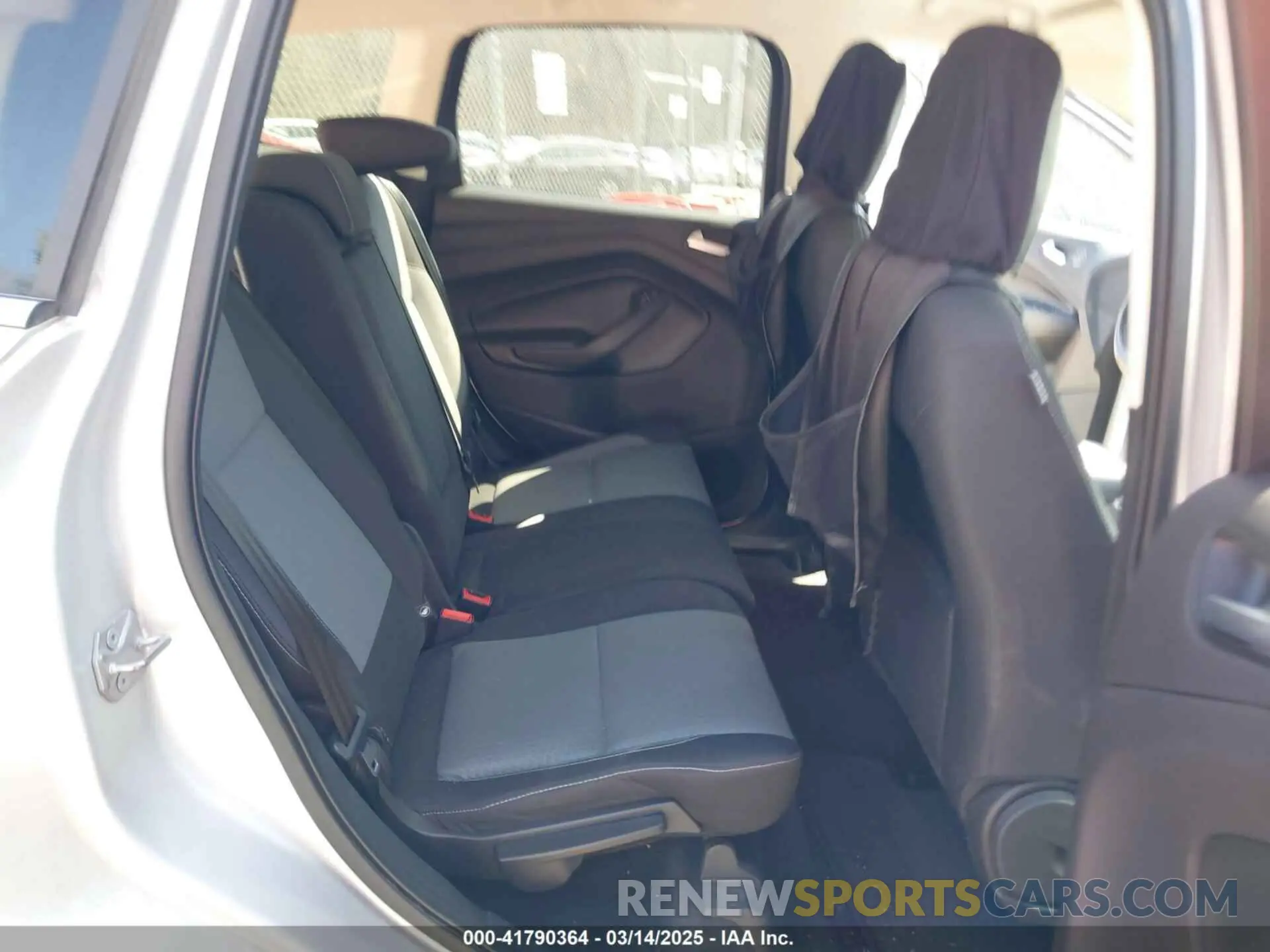 8 fotografías del automóvil dañado 1FMCU9GD0KUA12963 FORD ESCAPE 2019