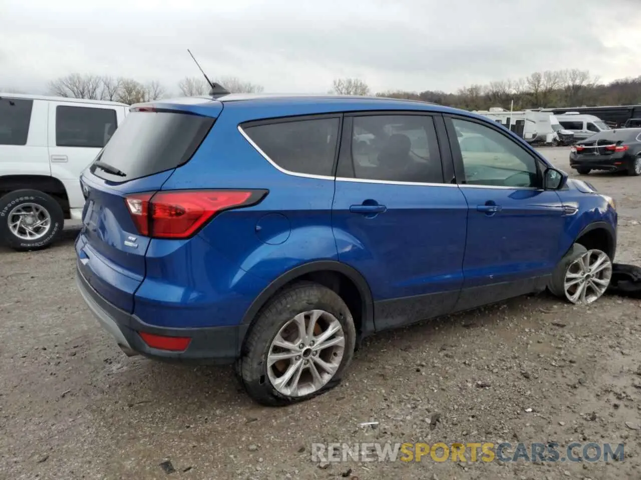 3 fotografías del automóvil dañado 1FMCU9GD0KUA65095 FORD ESCAPE 2019