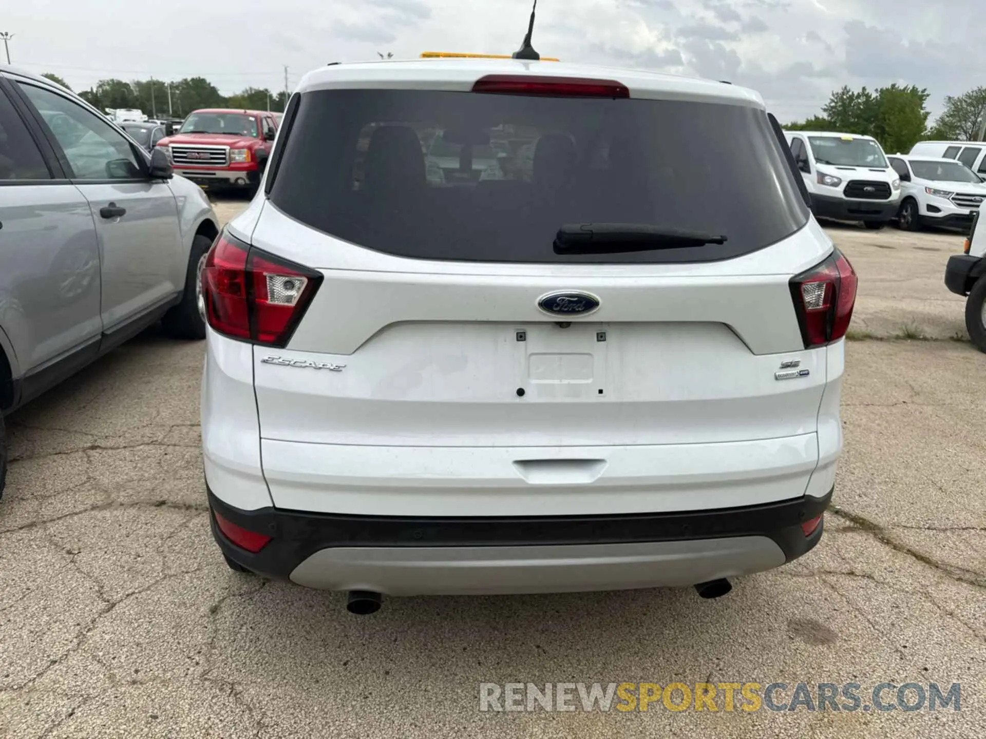 12 fotografías del automóvil dañado 1FMCU9GD0KUA75707 FORD ESCAPE 2019