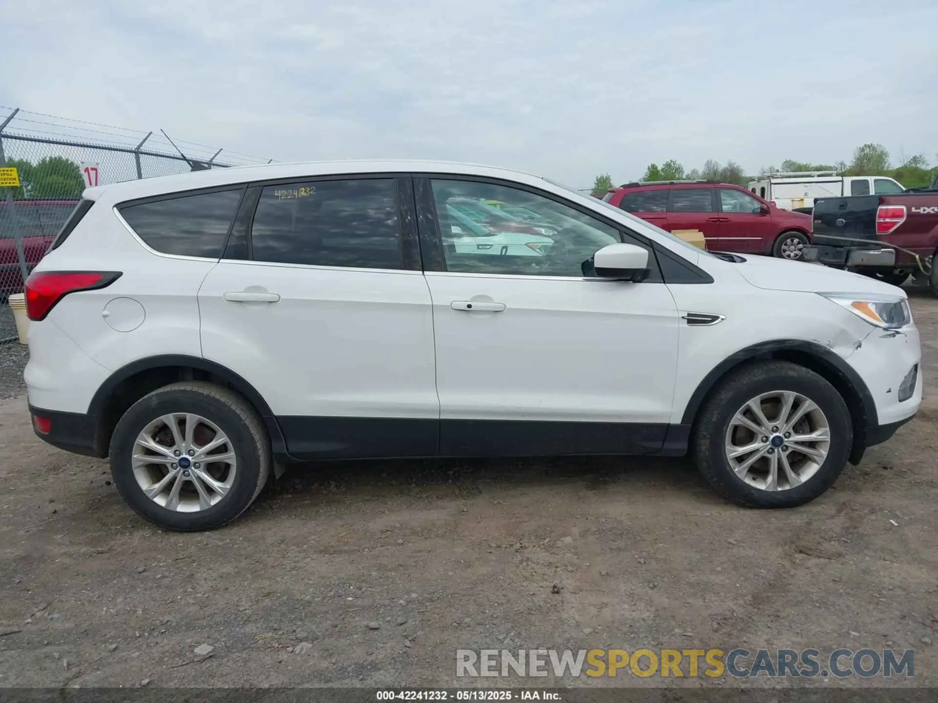 14 fotografías del automóvil dañado 1FMCU9GD0KUA85184 FORD ESCAPE 2019