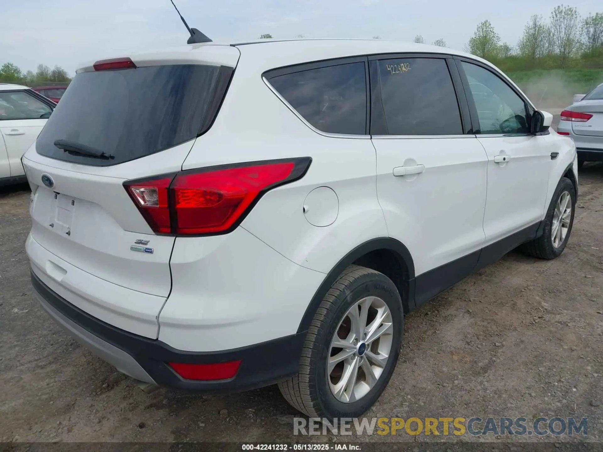 4 fotografías del automóvil dañado 1FMCU9GD0KUA85184 FORD ESCAPE 2019