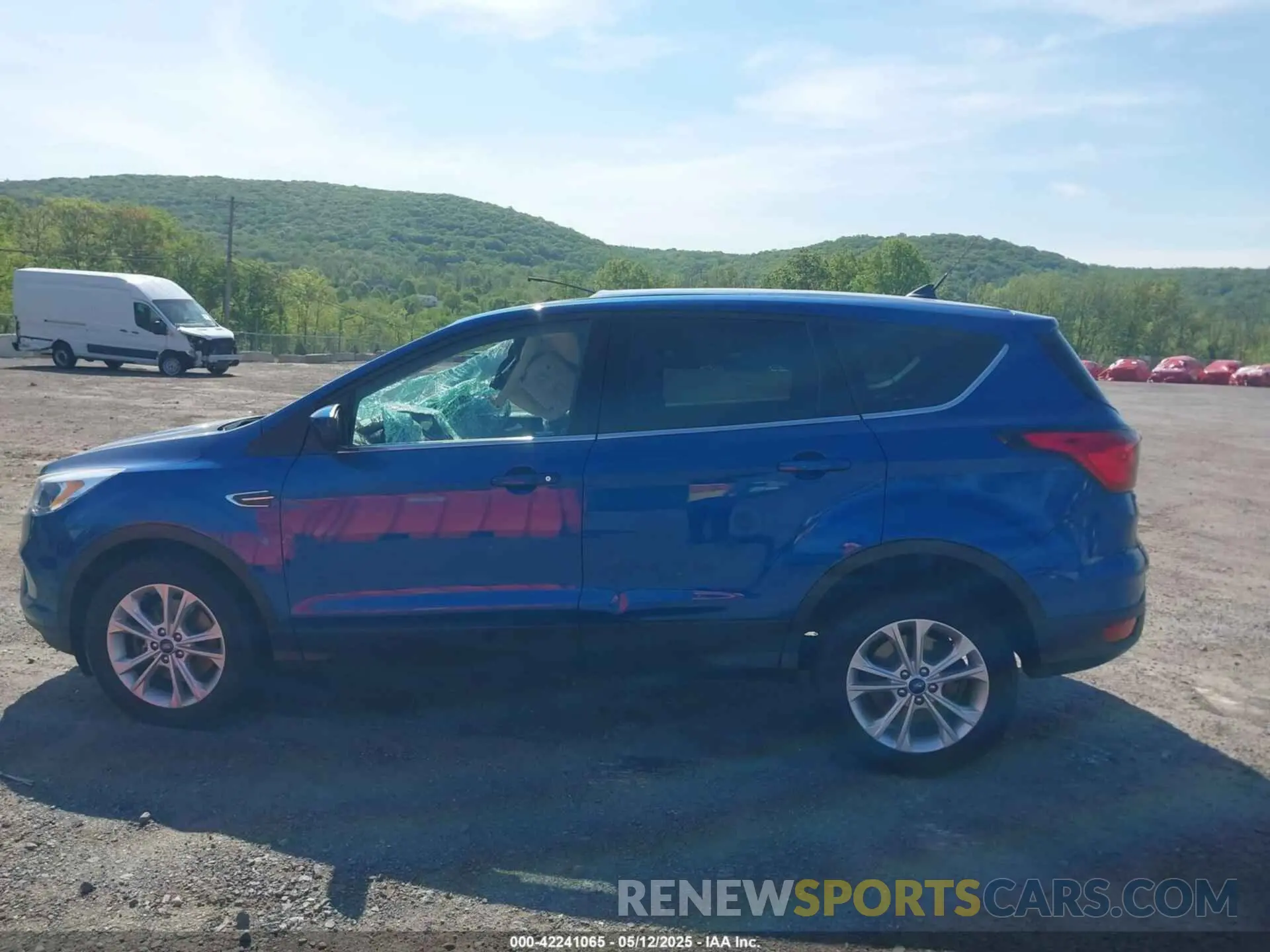 14 fotografías del automóvil dañado 1FMCU9GD0KUB92008 FORD ESCAPE 2019