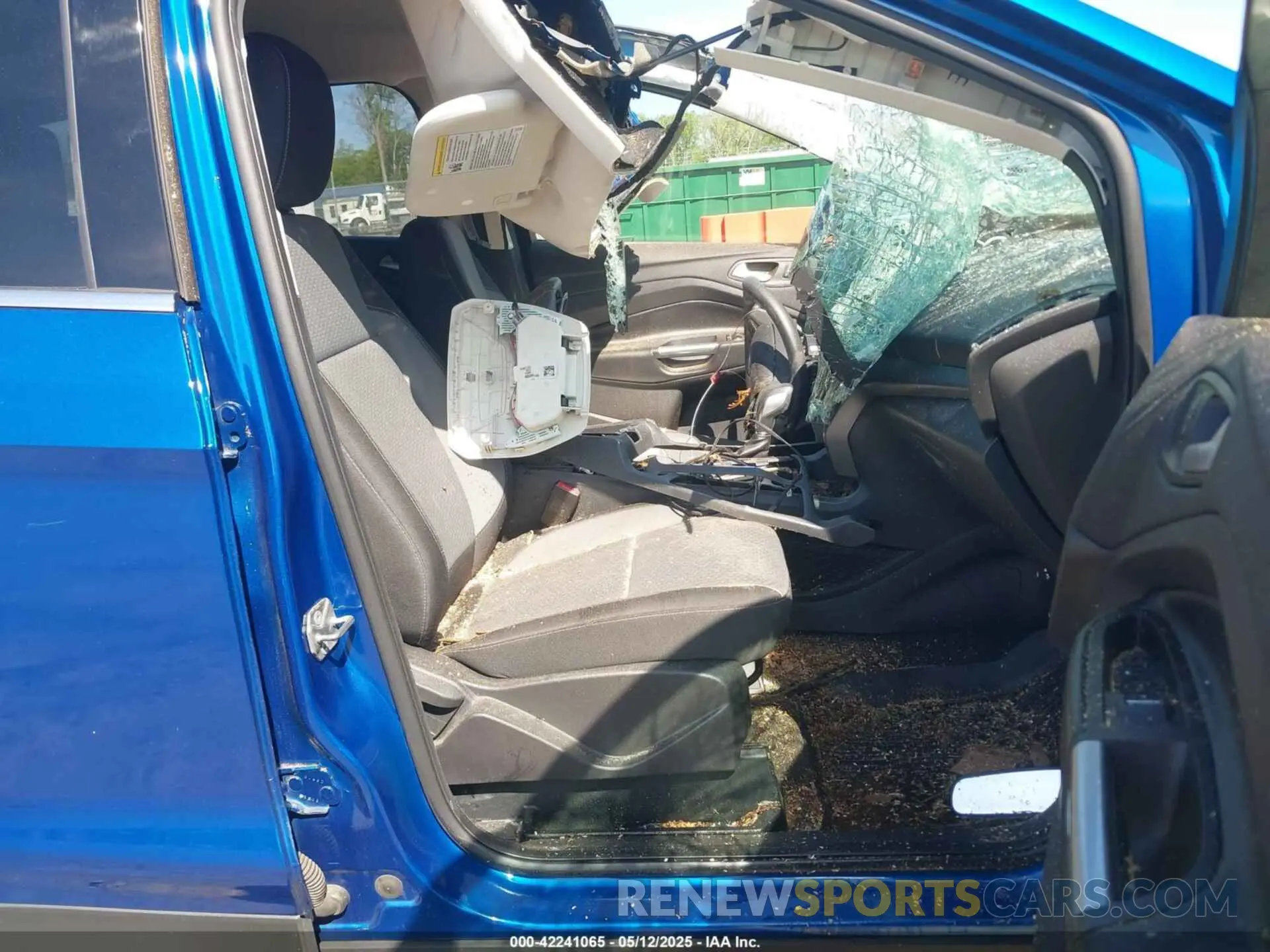 5 fotografías del automóvil dañado 1FMCU9GD0KUB92008 FORD ESCAPE 2019