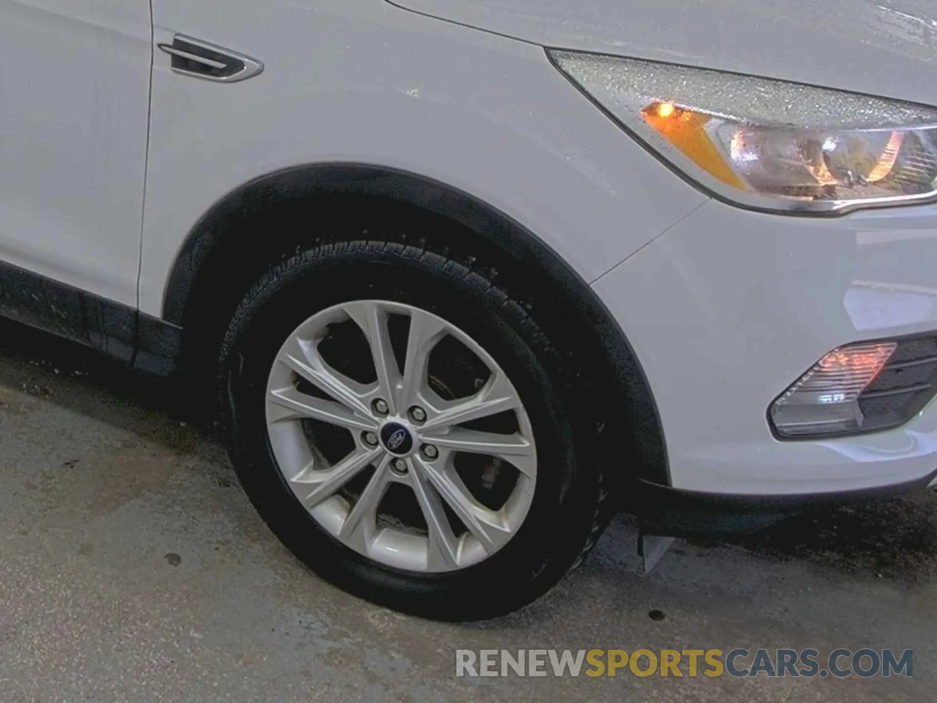 24 fotografías del automóvil dañado 1FMCU9GD0KUC07719 FORD ESCAPE 2019