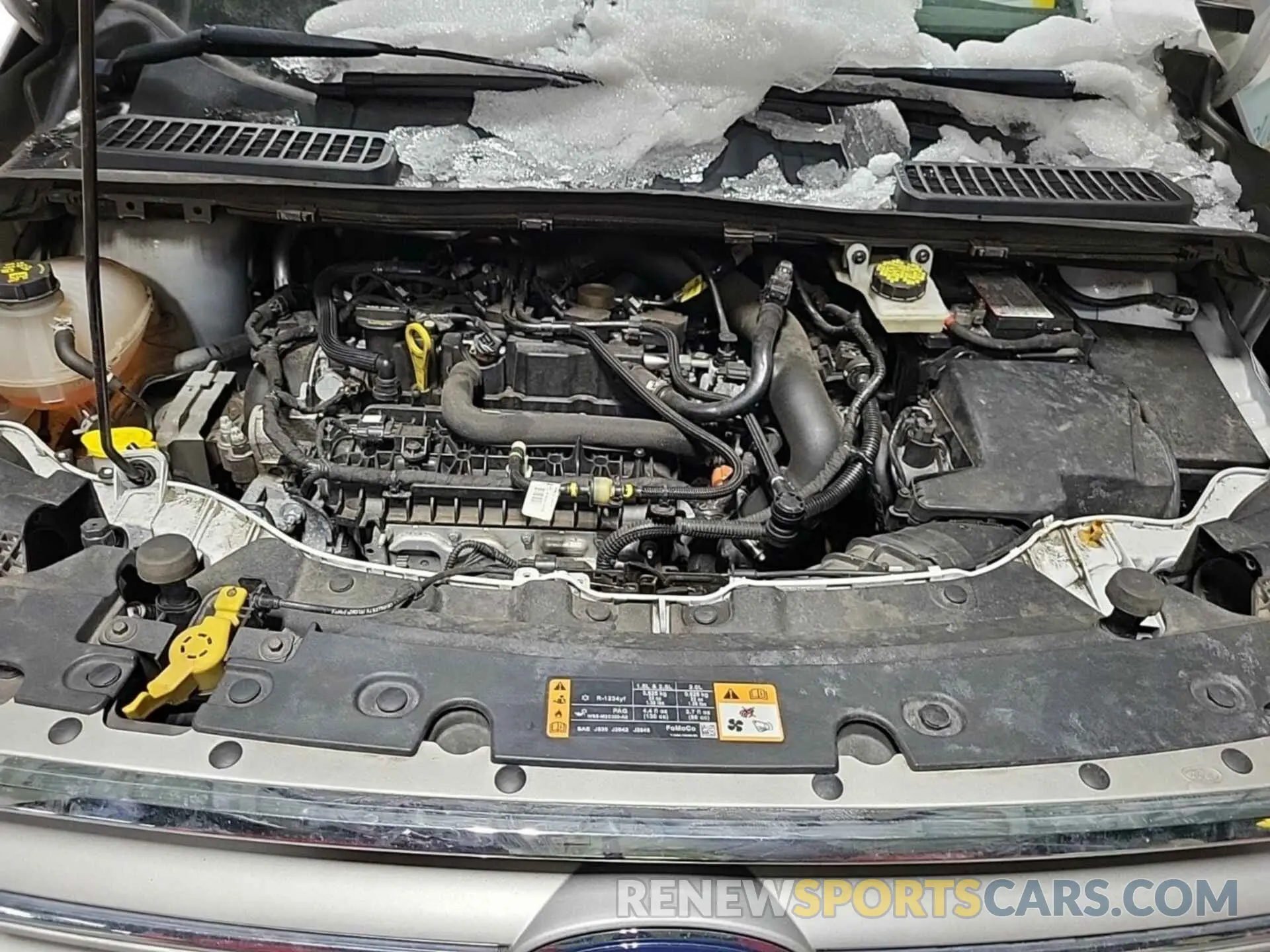 2 fotografías del automóvil dañado 1FMCU9GD1KUB65710 FORD ESCAPE 2019