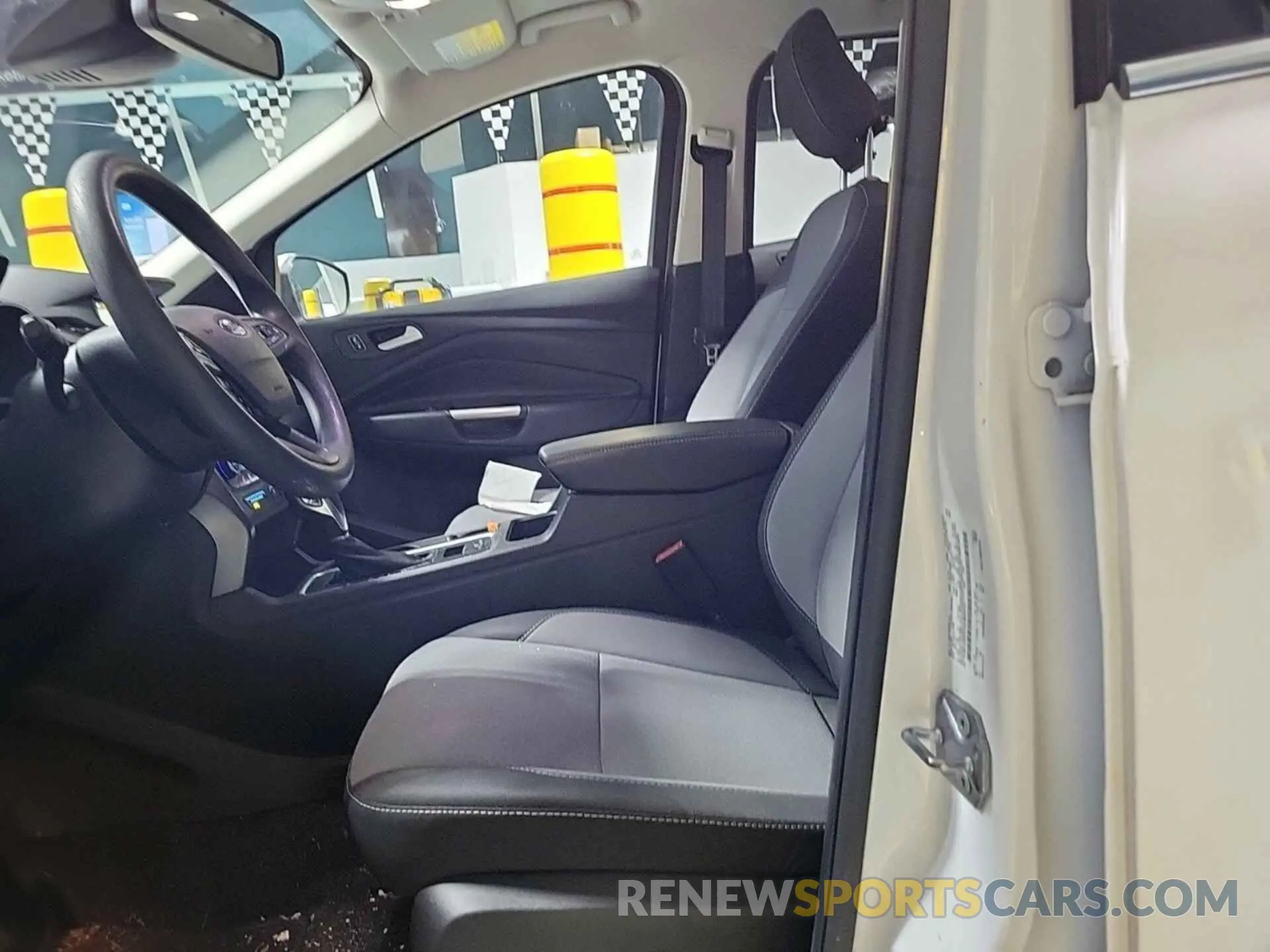 8 fotografías del automóvil dañado 1FMCU9GD1KUB65710 FORD ESCAPE 2019