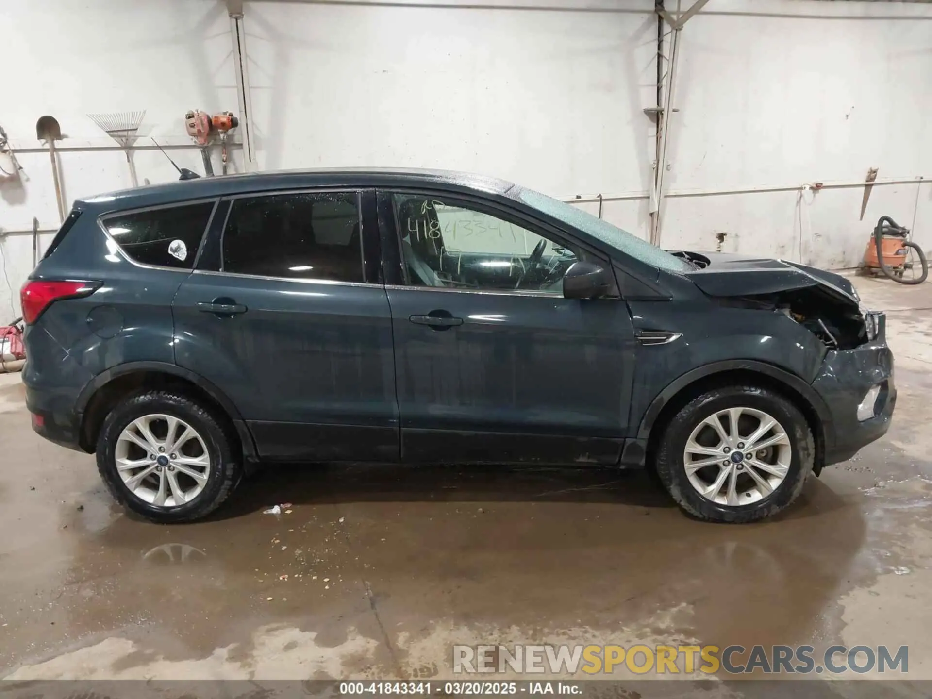 13 fotografías del automóvil dañado 1FMCU9GD2KUA31904 FORD ESCAPE 2019