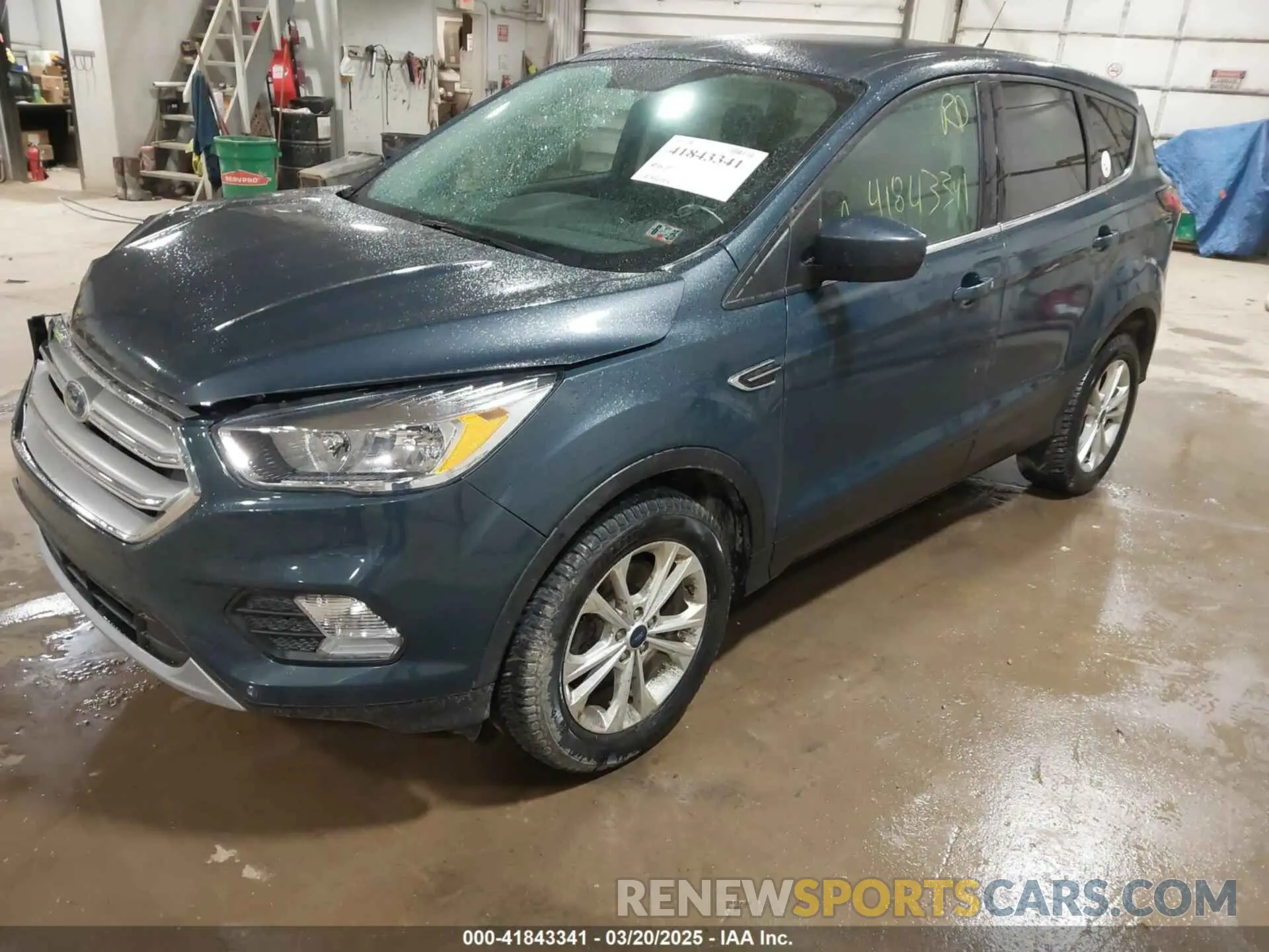 2 fotografías del automóvil dañado 1FMCU9GD2KUA31904 FORD ESCAPE 2019
