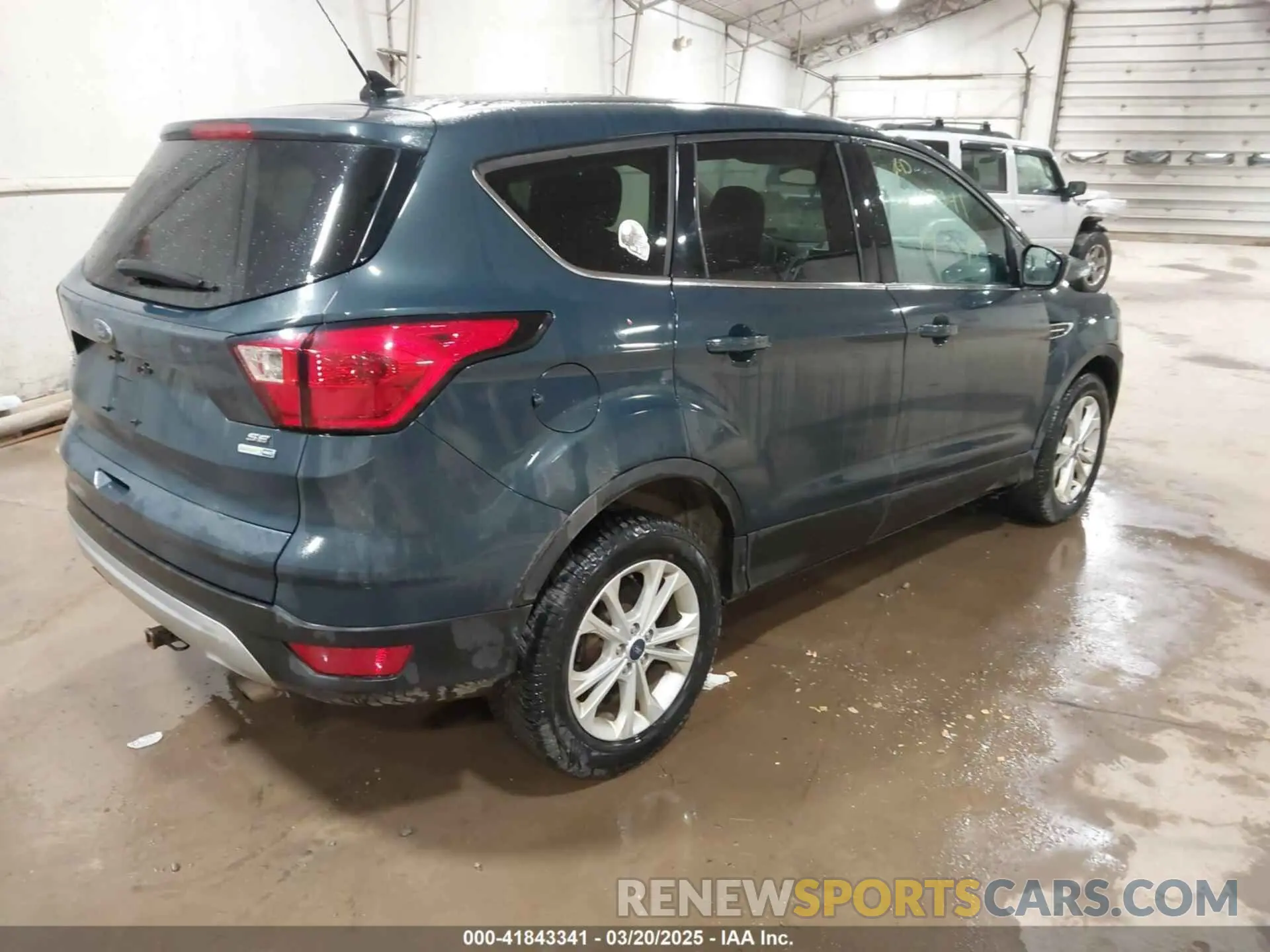 4 fotografías del automóvil dañado 1FMCU9GD2KUA31904 FORD ESCAPE 2019