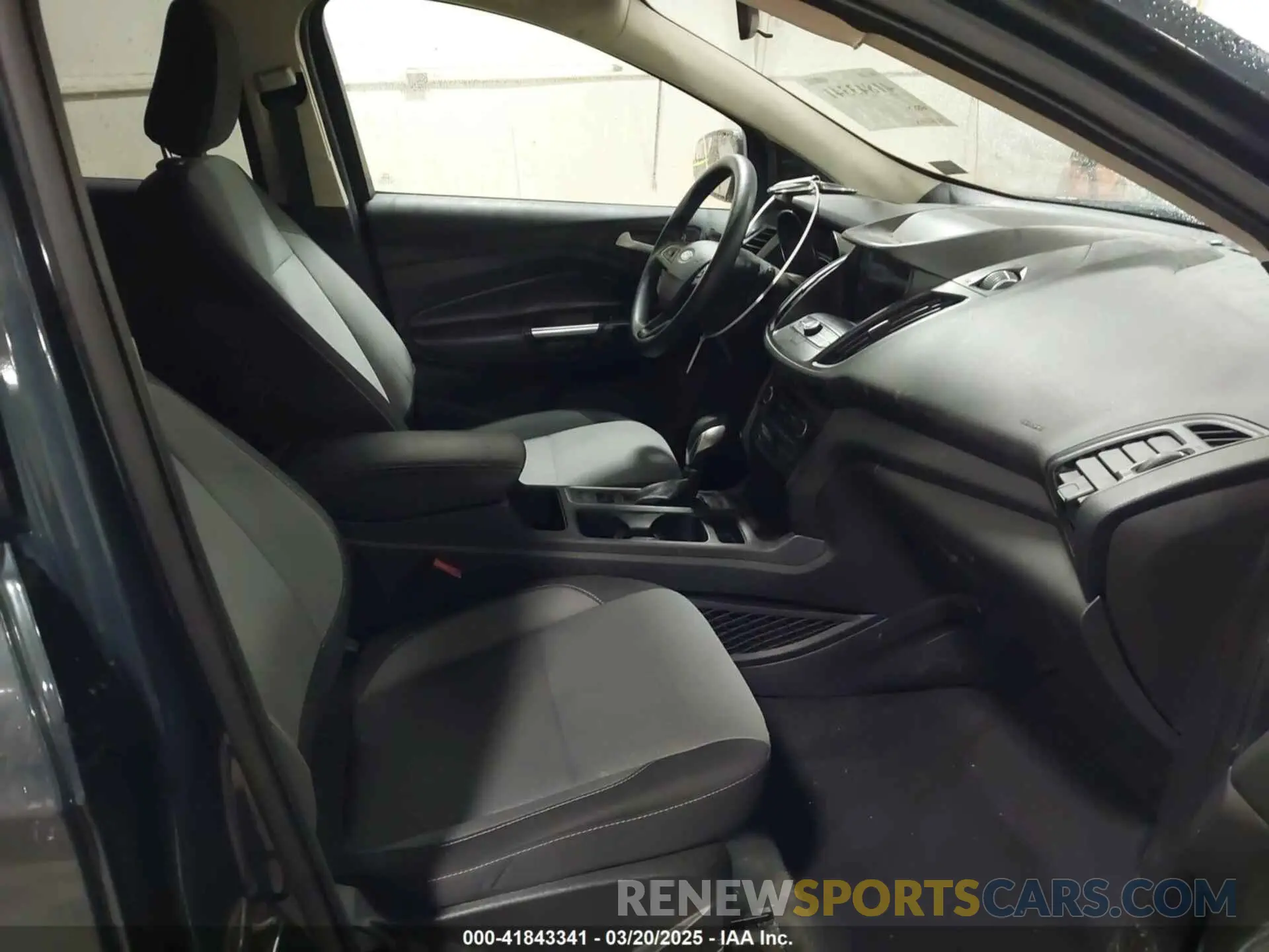5 fotografías del automóvil dañado 1FMCU9GD2KUA31904 FORD ESCAPE 2019
