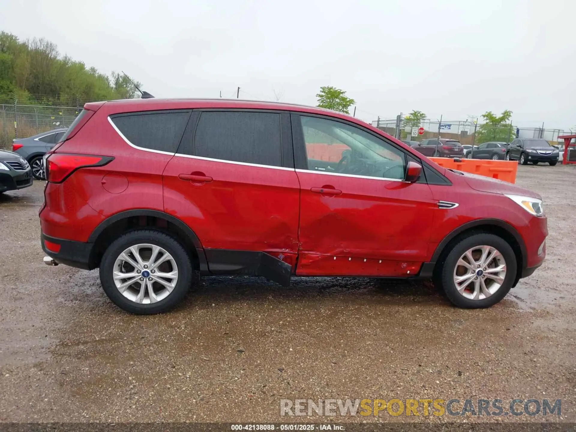 13 fotografías del automóvil dañado 1FMCU9GD2KUA53319 FORD ESCAPE 2019