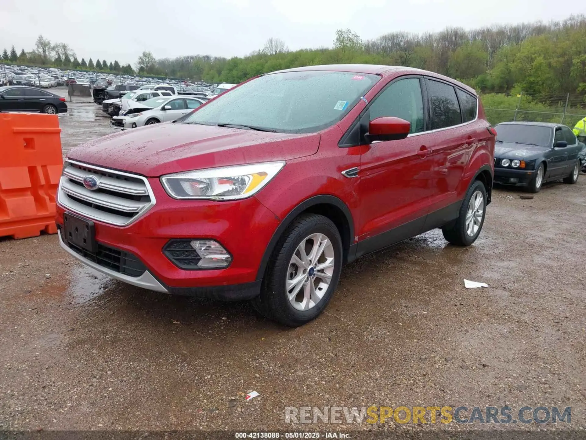 2 fotografías del automóvil dañado 1FMCU9GD2KUA53319 FORD ESCAPE 2019