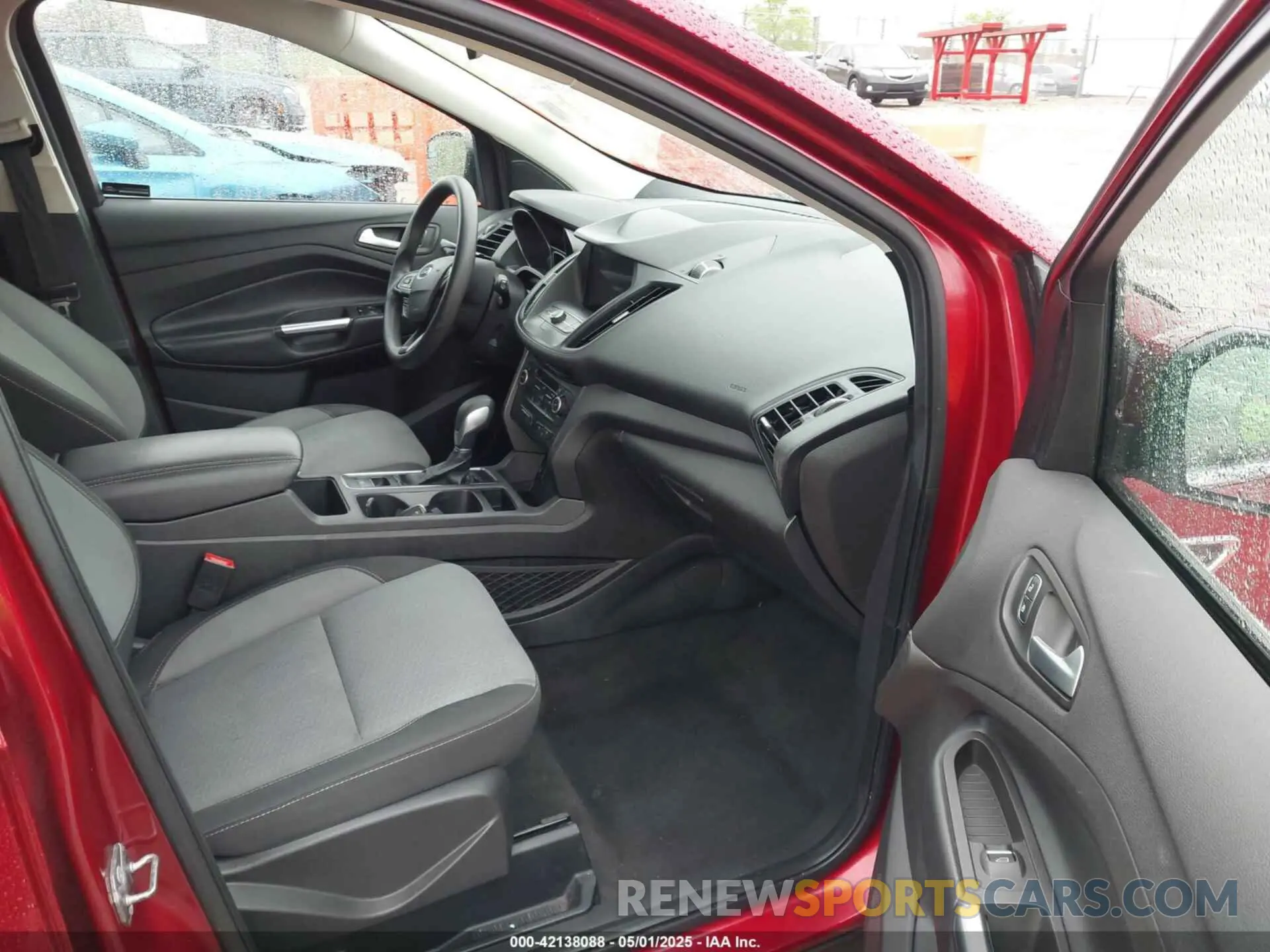 5 fotografías del automóvil dañado 1FMCU9GD2KUA53319 FORD ESCAPE 2019