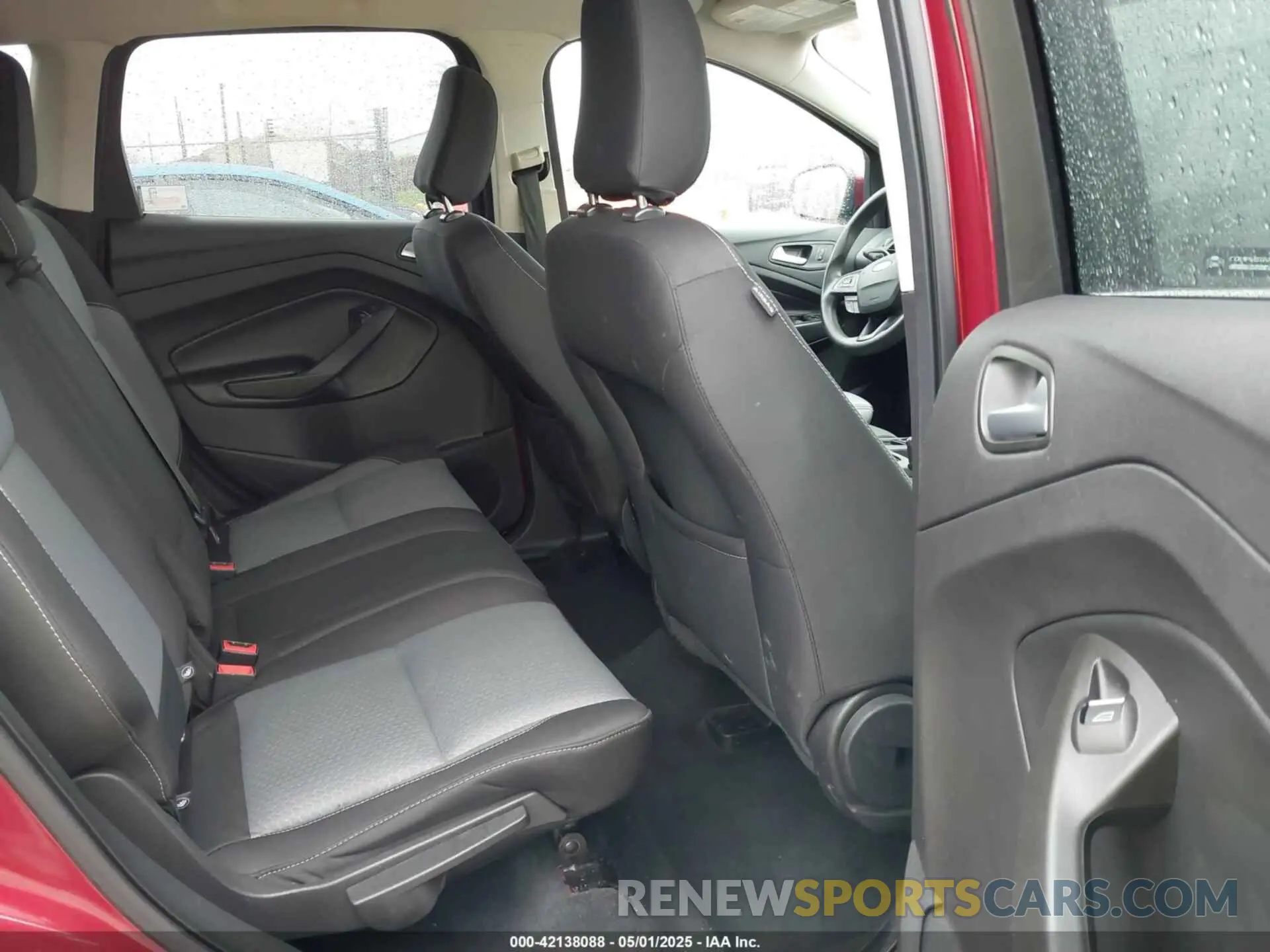 8 fotografías del automóvil dañado 1FMCU9GD2KUA53319 FORD ESCAPE 2019