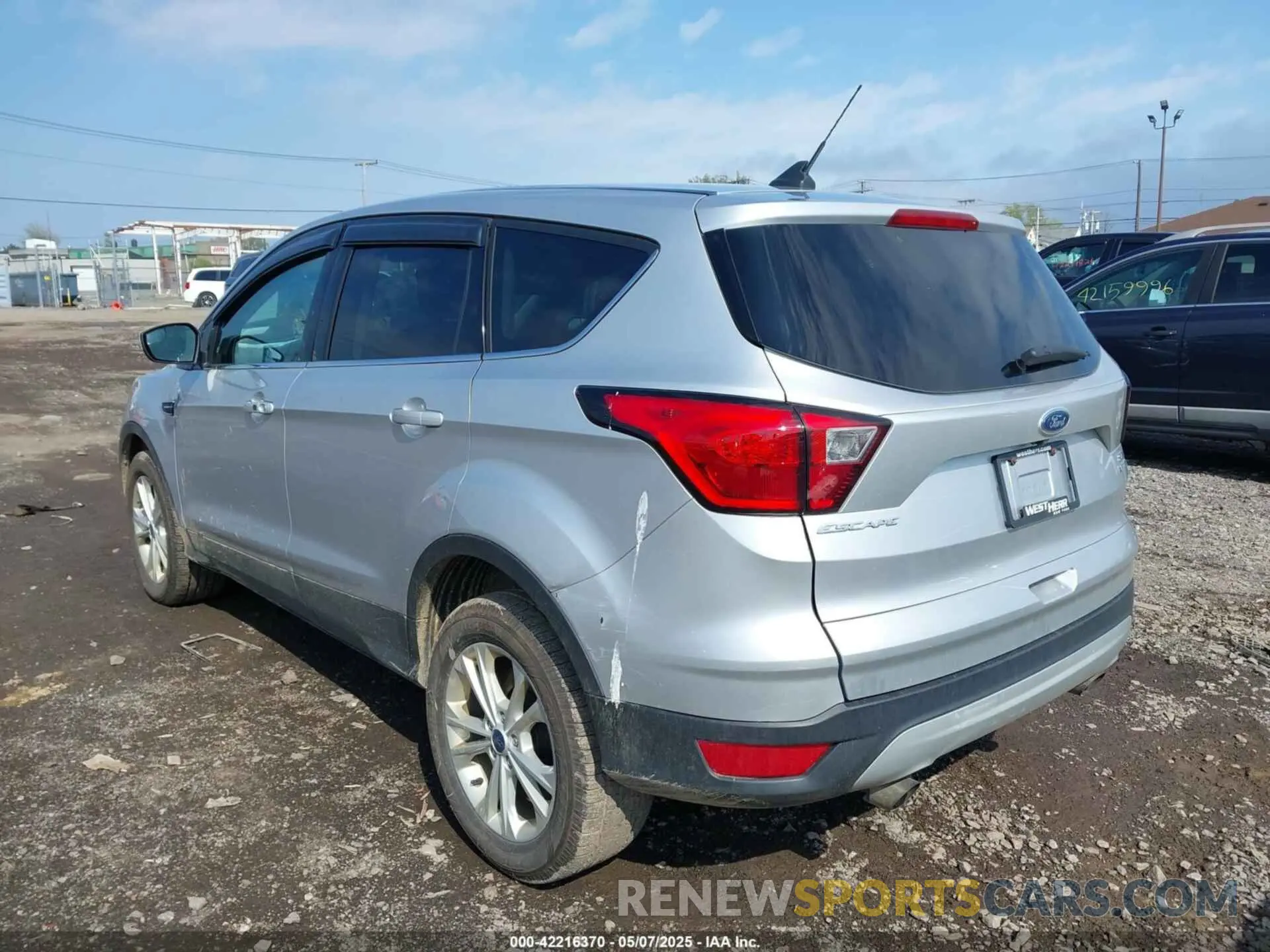 3 fotografías del automóvil dañado 1FMCU9GD2KUA60321 FORD ESCAPE 2019