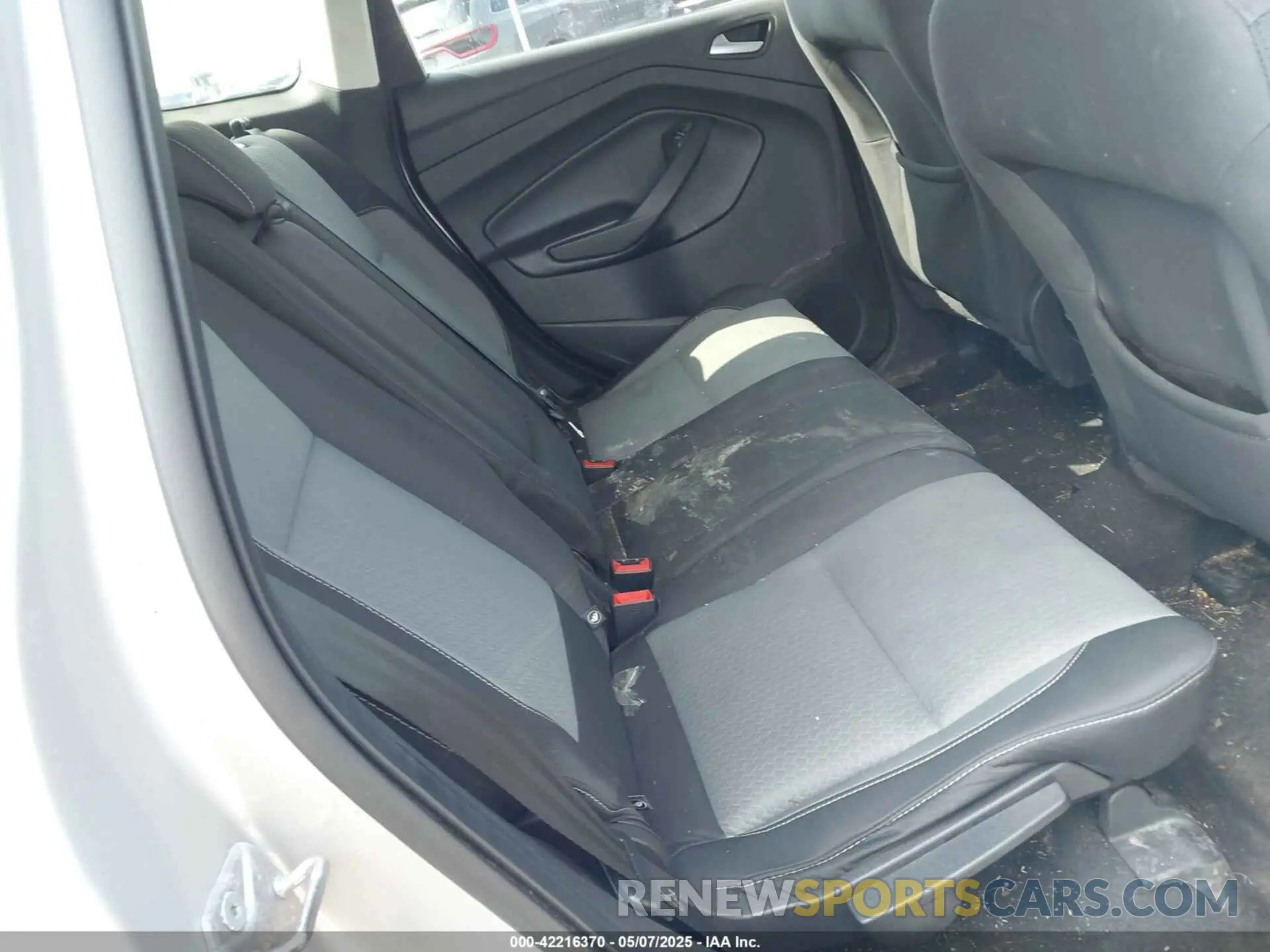 8 fotografías del automóvil dañado 1FMCU9GD2KUA60321 FORD ESCAPE 2019