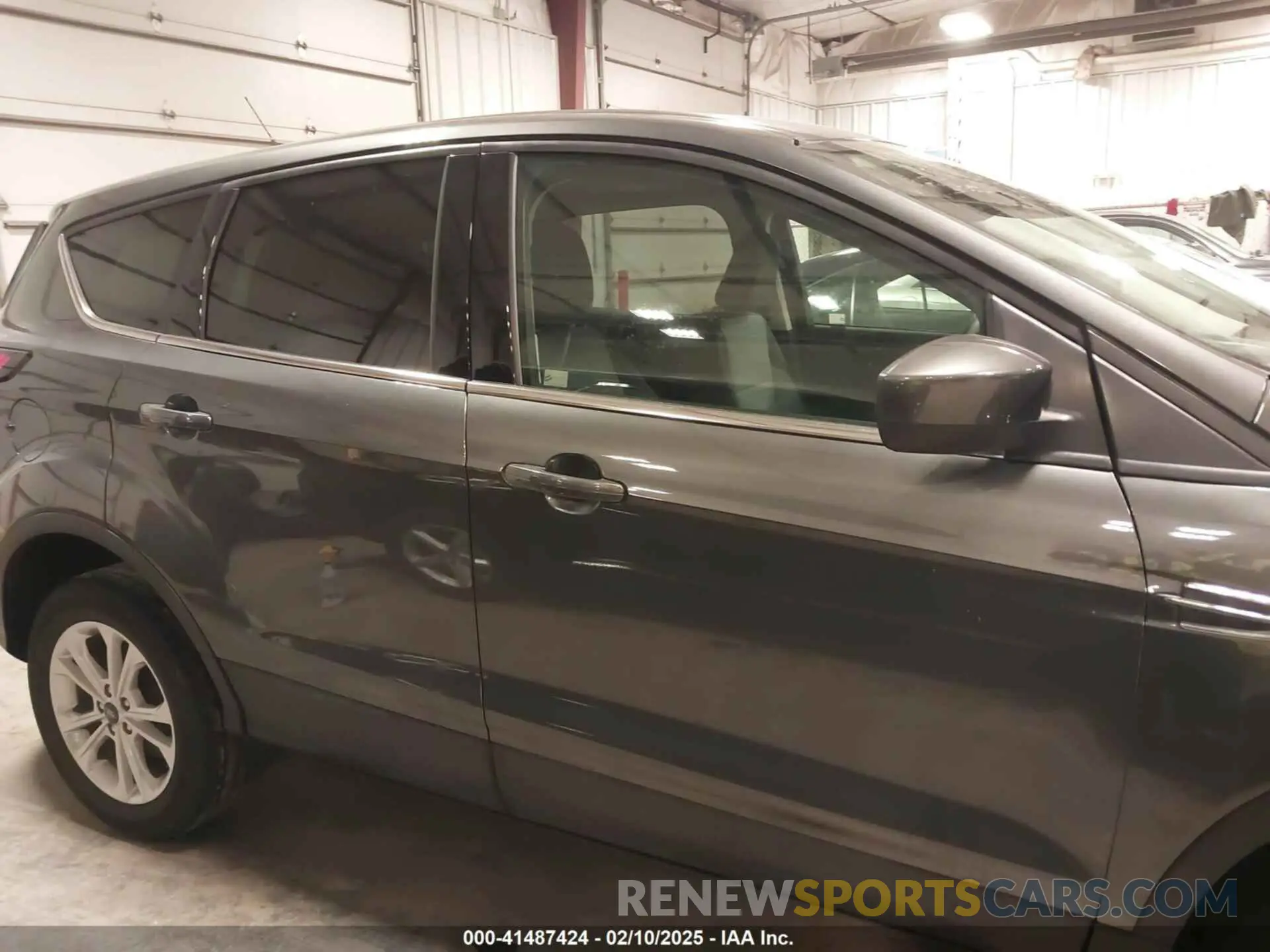 14 fotografías del automóvil dañado 1FMCU9GD2KUB04236 FORD ESCAPE 2019