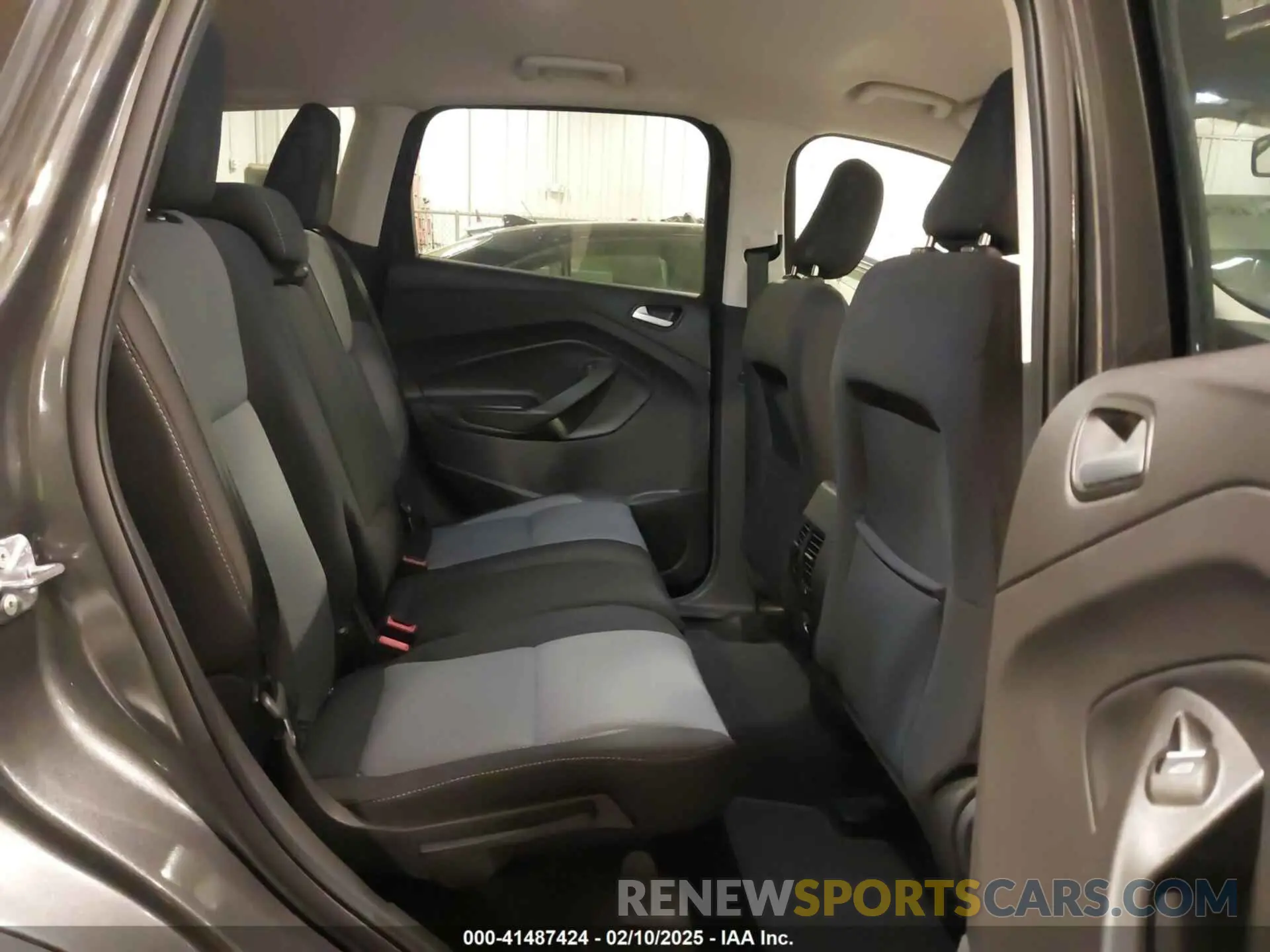 8 fotografías del automóvil dañado 1FMCU9GD2KUB04236 FORD ESCAPE 2019