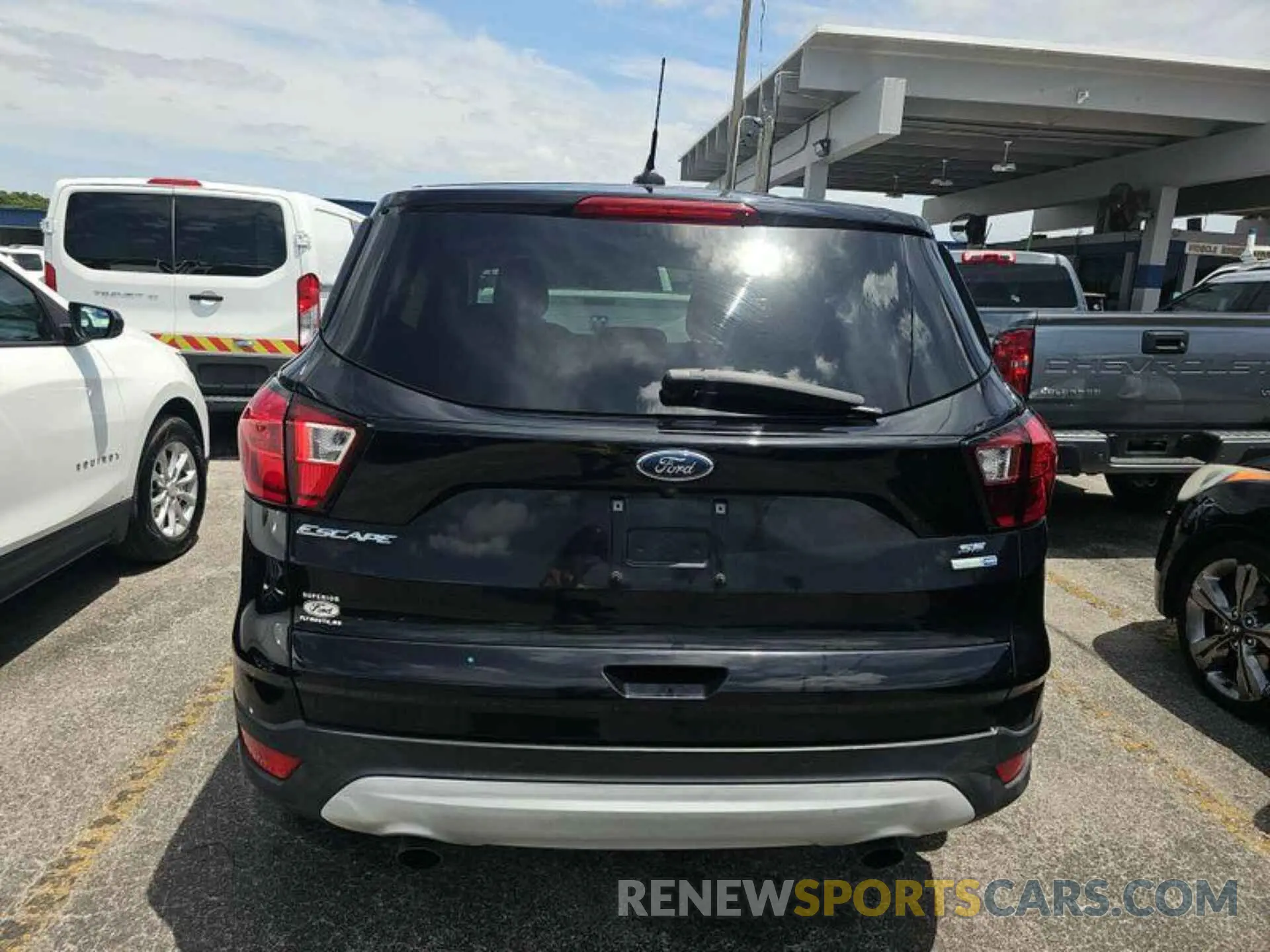 15 fotografías del automóvil dañado 1FMCU9GD2KUB65151 FORD ESCAPE 2019