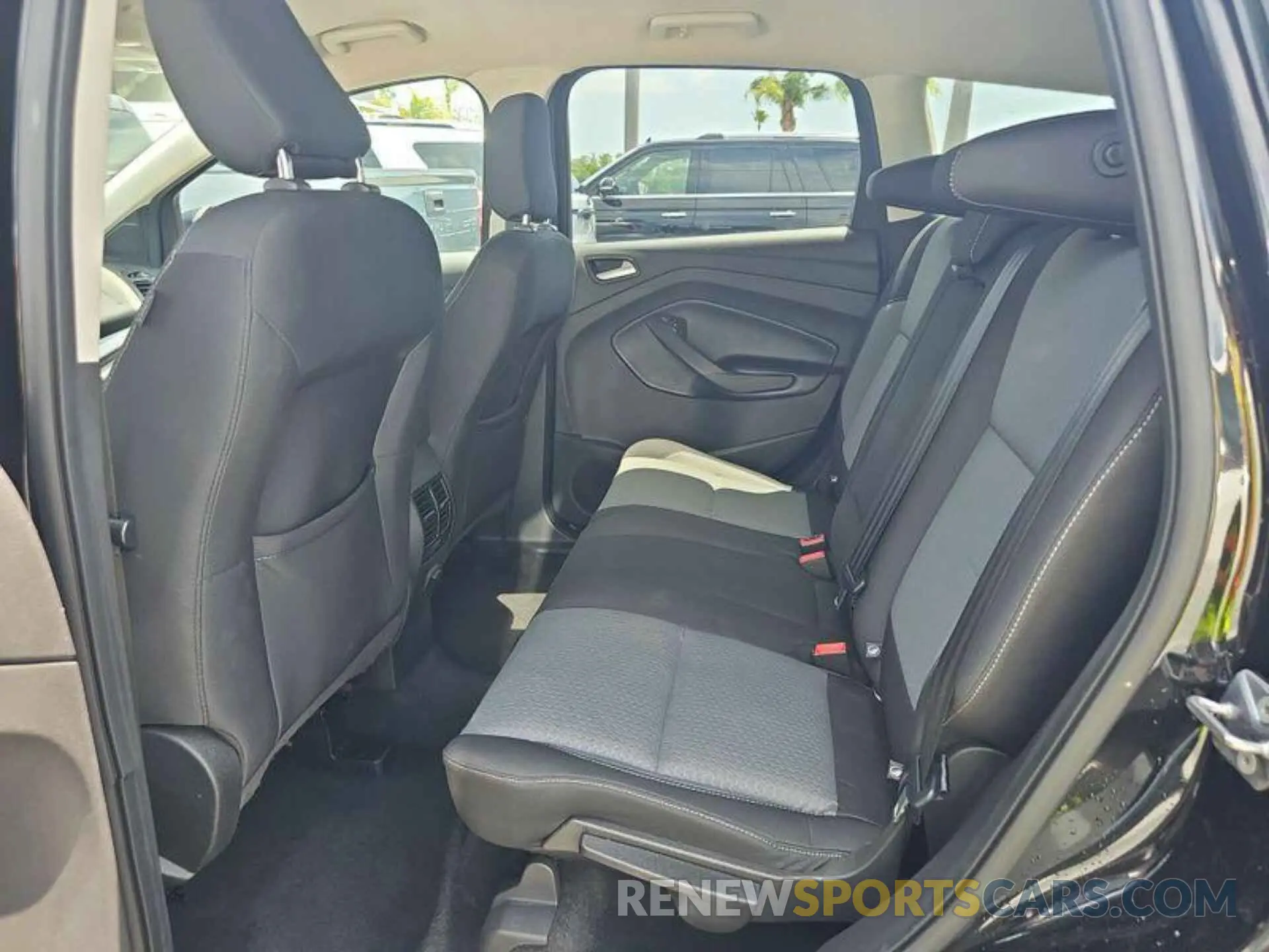 17 fotografías del automóvil dañado 1FMCU9GD2KUB65151 FORD ESCAPE 2019