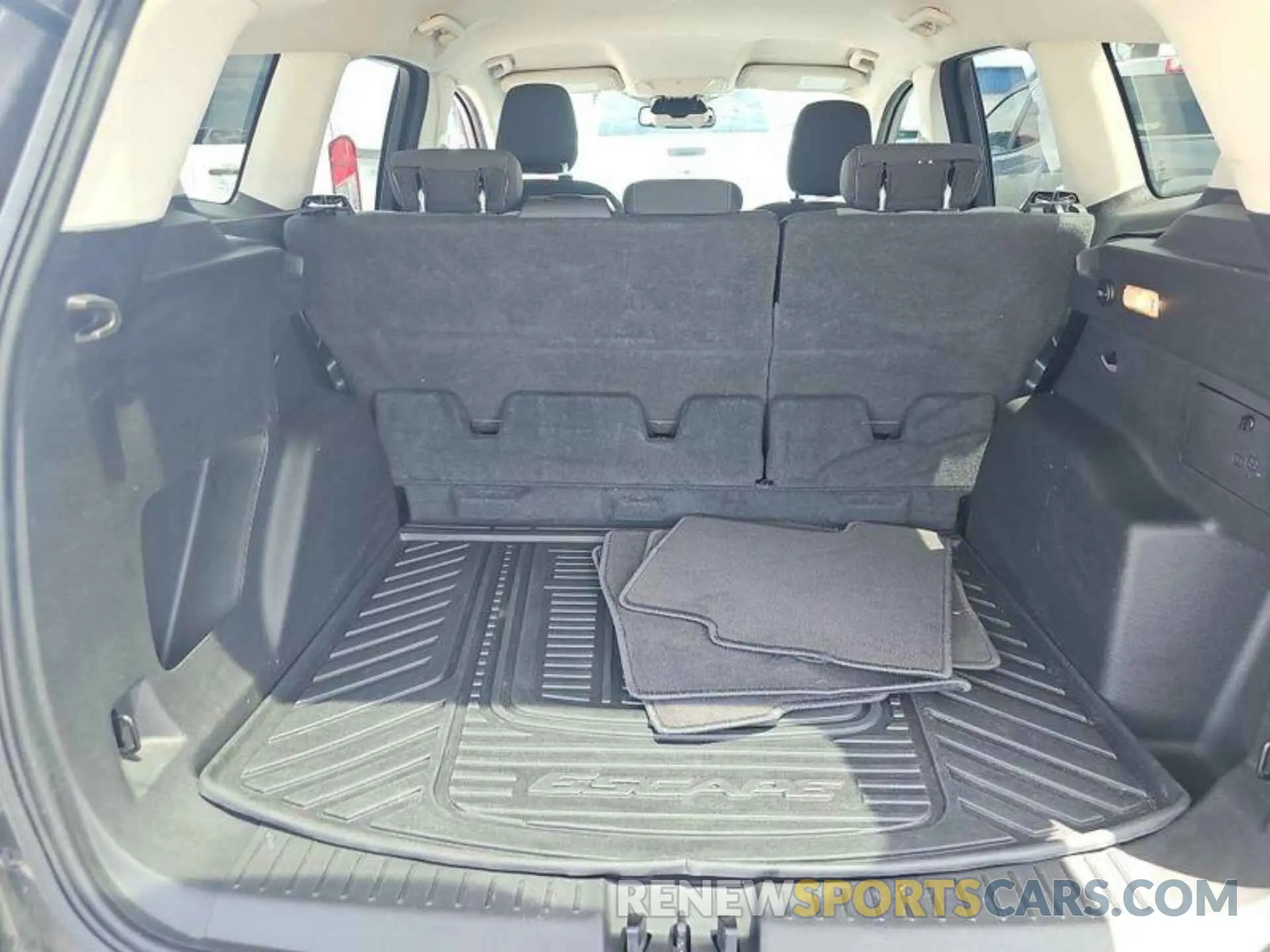 19 fotografías del automóvil dañado 1FMCU9GD2KUB65151 FORD ESCAPE 2019