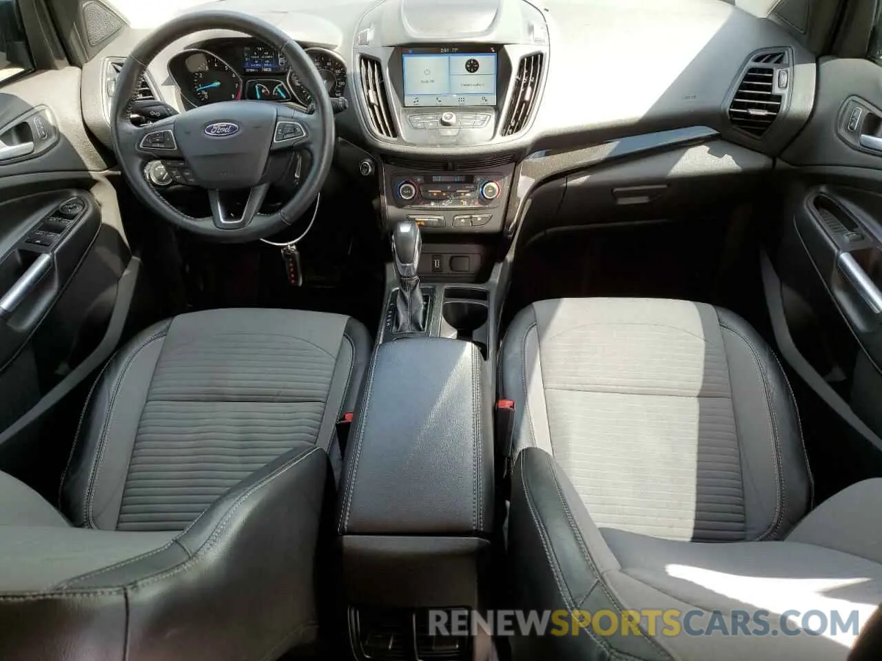 8 fotografías del automóvil dañado 1FMCU9GD2KUB99302 FORD ESCAPE 2019