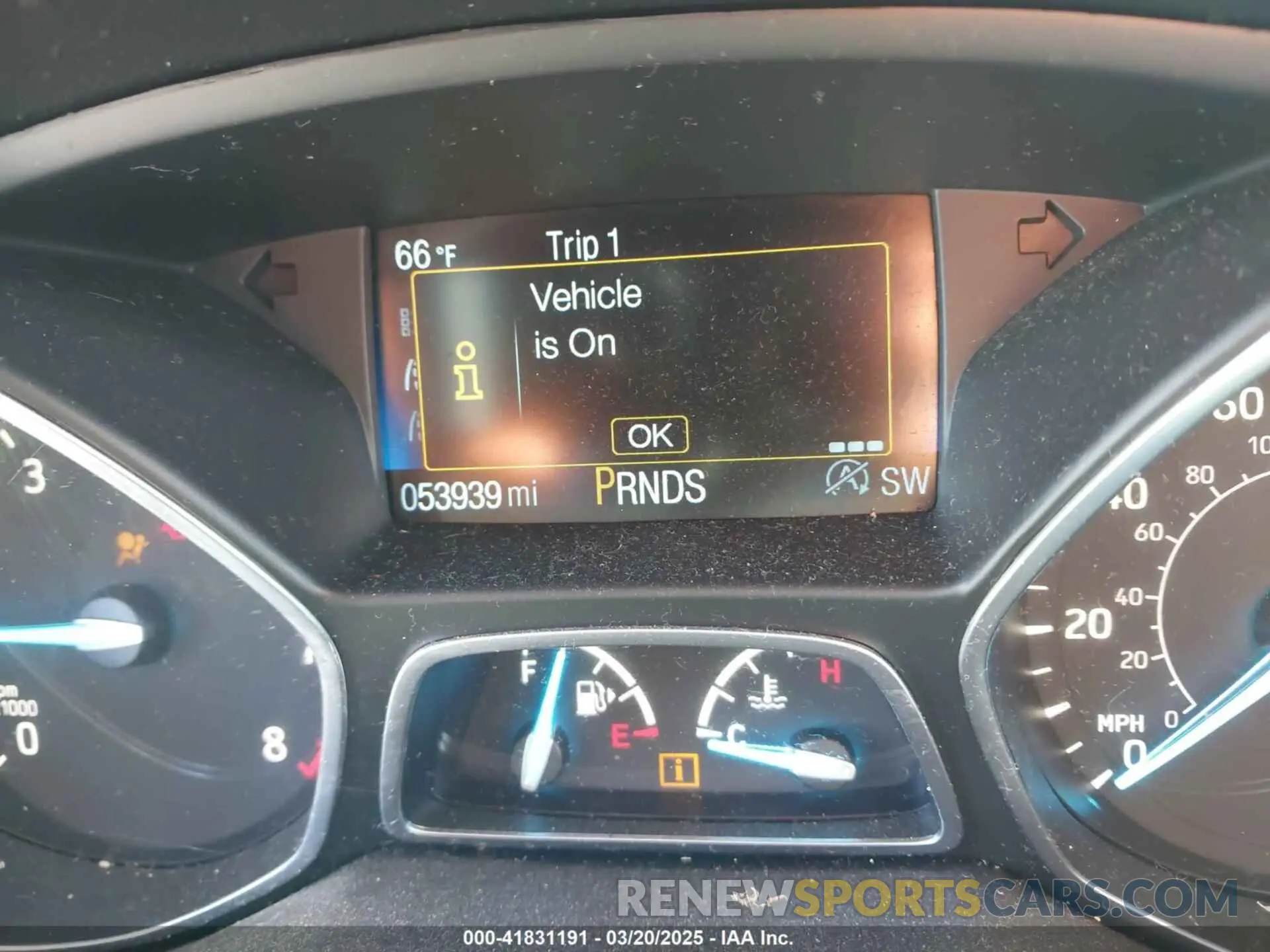 2 fotografías del automóvil dañado 1FMCU9GD2KUC07284 FORD ESCAPE 2019