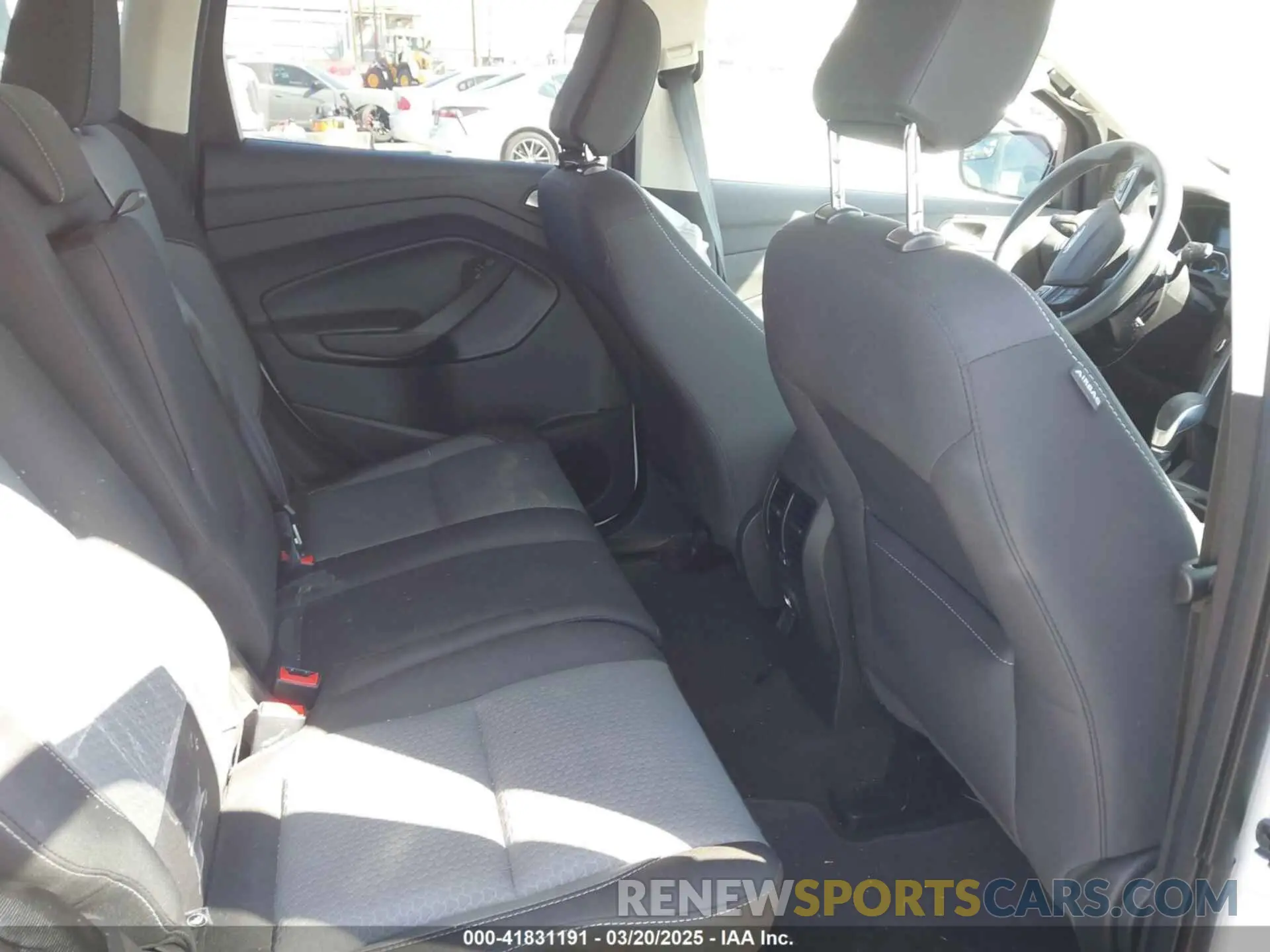 3 fotografías del automóvil dañado 1FMCU9GD2KUC07284 FORD ESCAPE 2019