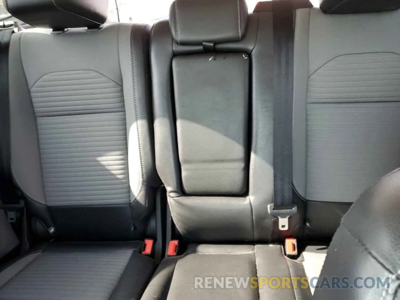 10 fotografías del automóvil dañado 1FMCU9GD2KUC18821 FORD ESCAPE 2019