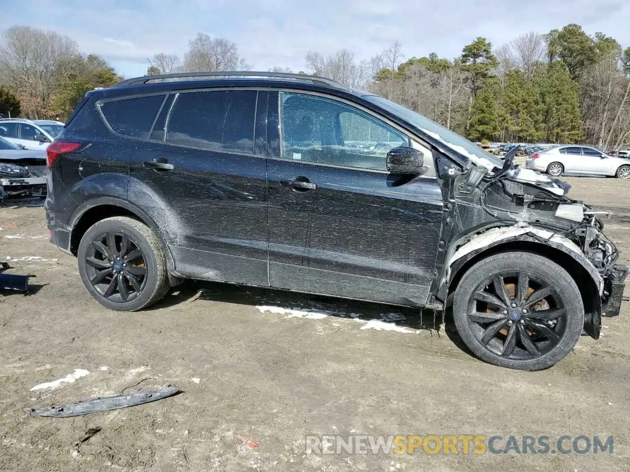 4 fotografías del automóvil dañado 1FMCU9GD2KUC18821 FORD ESCAPE 2019