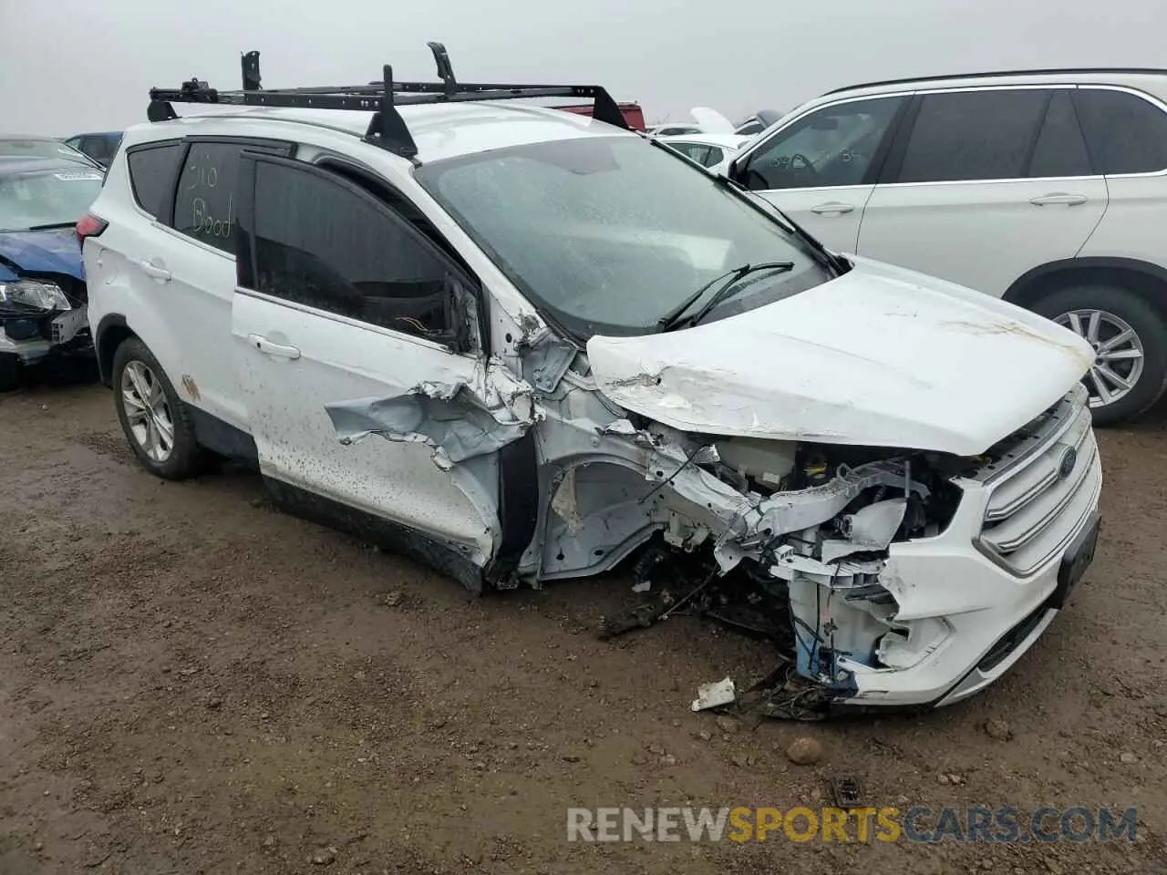 4 fotografías del automóvil dañado 1FMCU9GD2KUC37935 FORD ESCAPE 2019