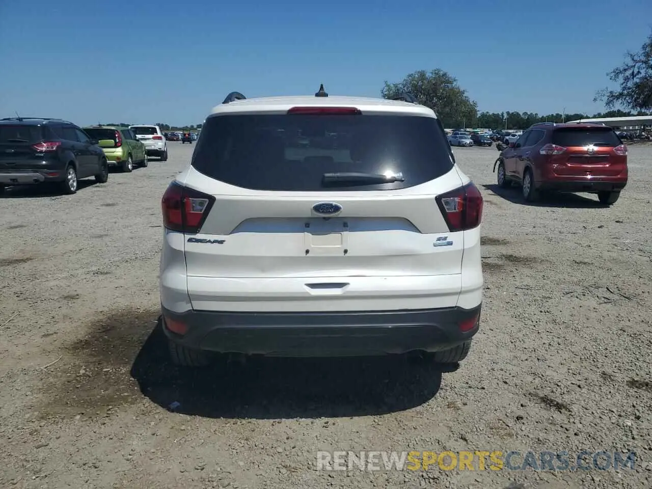 6 fotografías del automóvil dañado 1FMCU9GD3KUA48677 FORD ESCAPE 2019