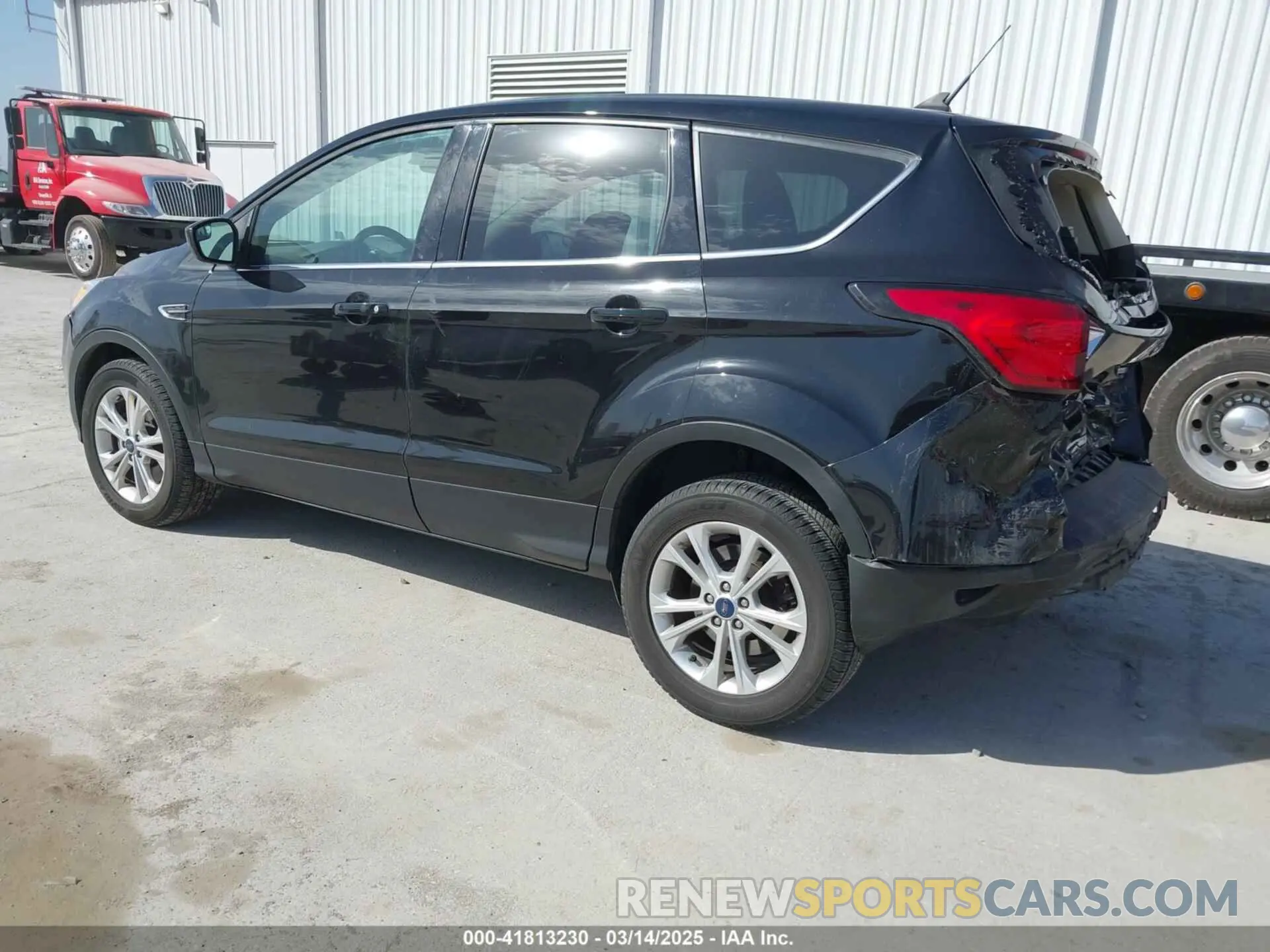 3 fotografías del automóvil dañado 1FMCU9GD3KUA61333 FORD ESCAPE 2019