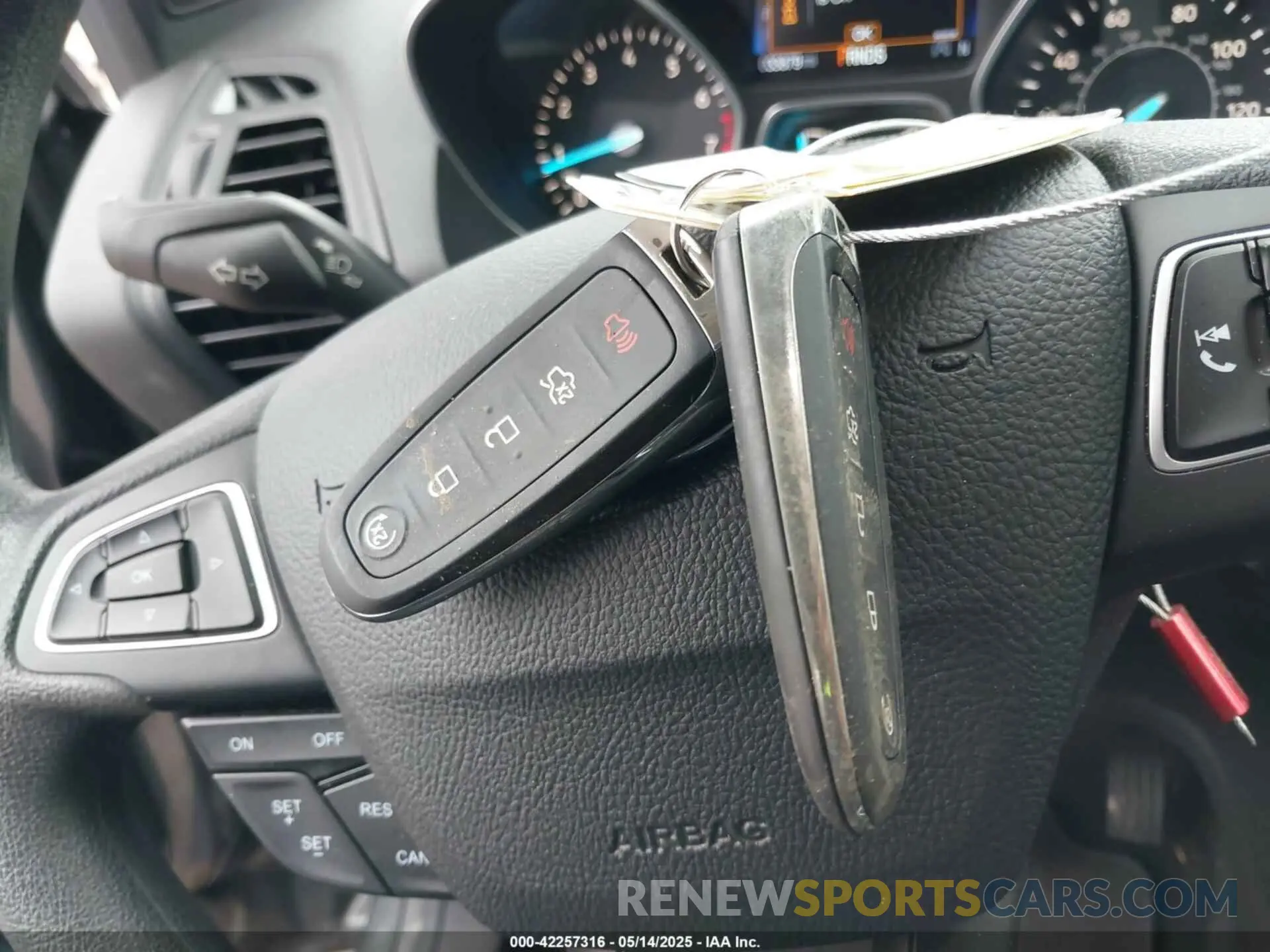 11 fotografías del automóvil dañado 1FMCU9GD3KUA67083 FORD ESCAPE 2019