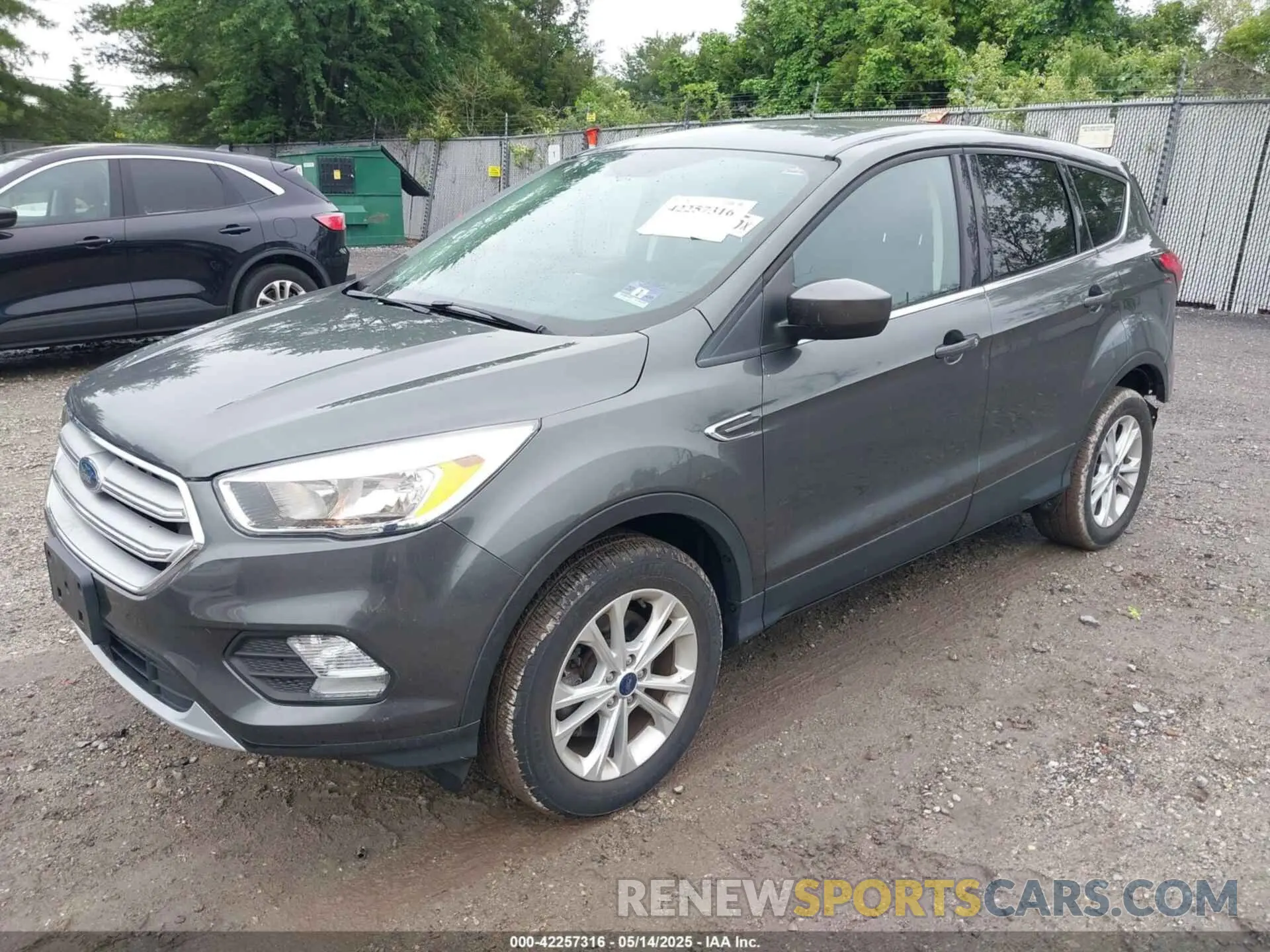 2 fotografías del automóvil dañado 1FMCU9GD3KUA67083 FORD ESCAPE 2019