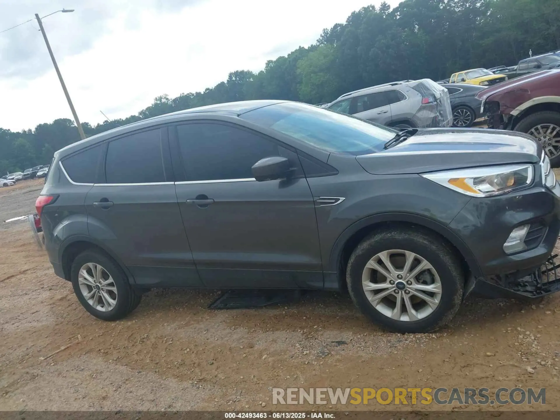 13 fotografías del automóvil dañado 1FMCU9GD3KUB11566 FORD ESCAPE 2019