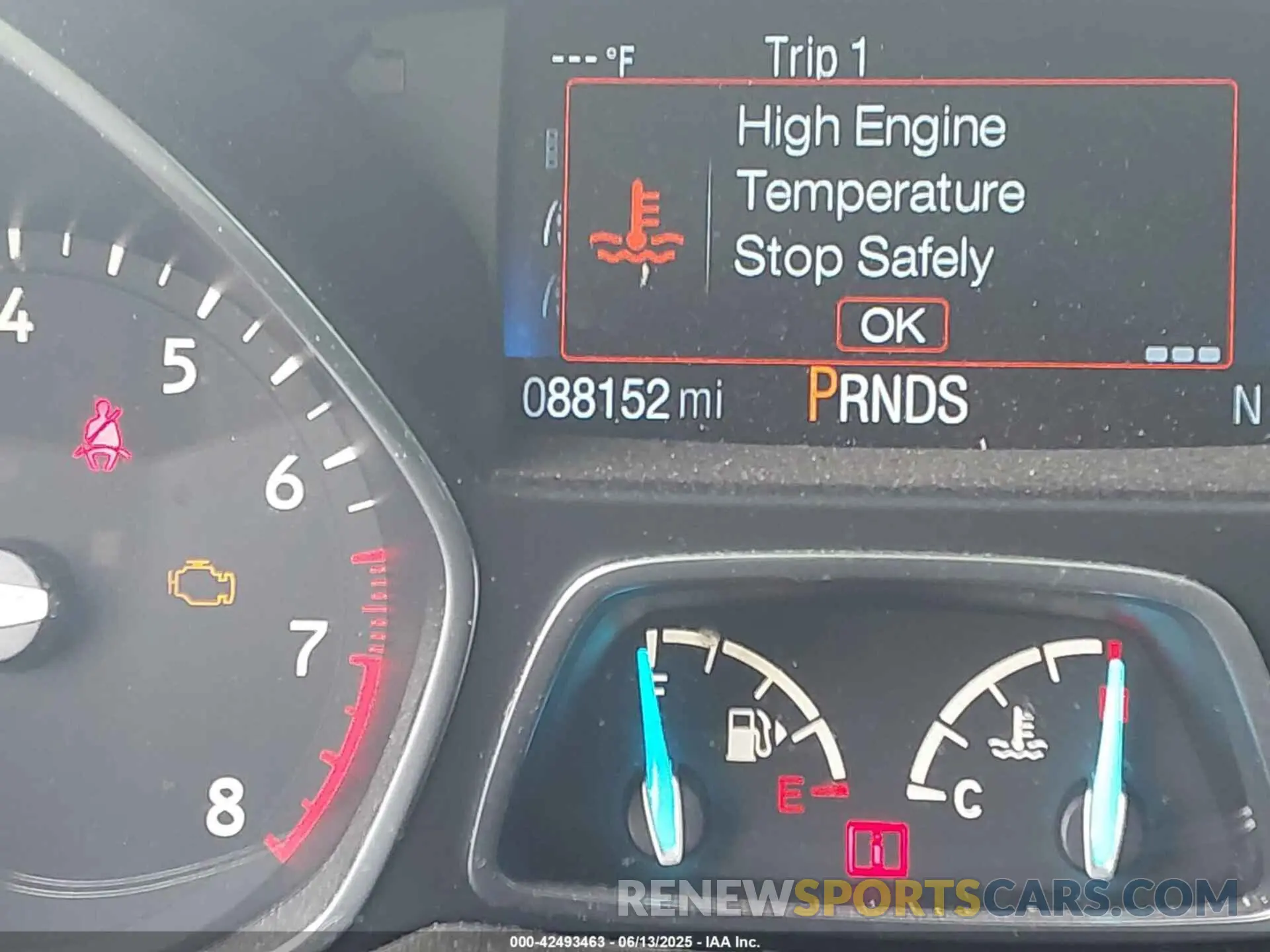 15 fotografías del automóvil dañado 1FMCU9GD3KUB11566 FORD ESCAPE 2019