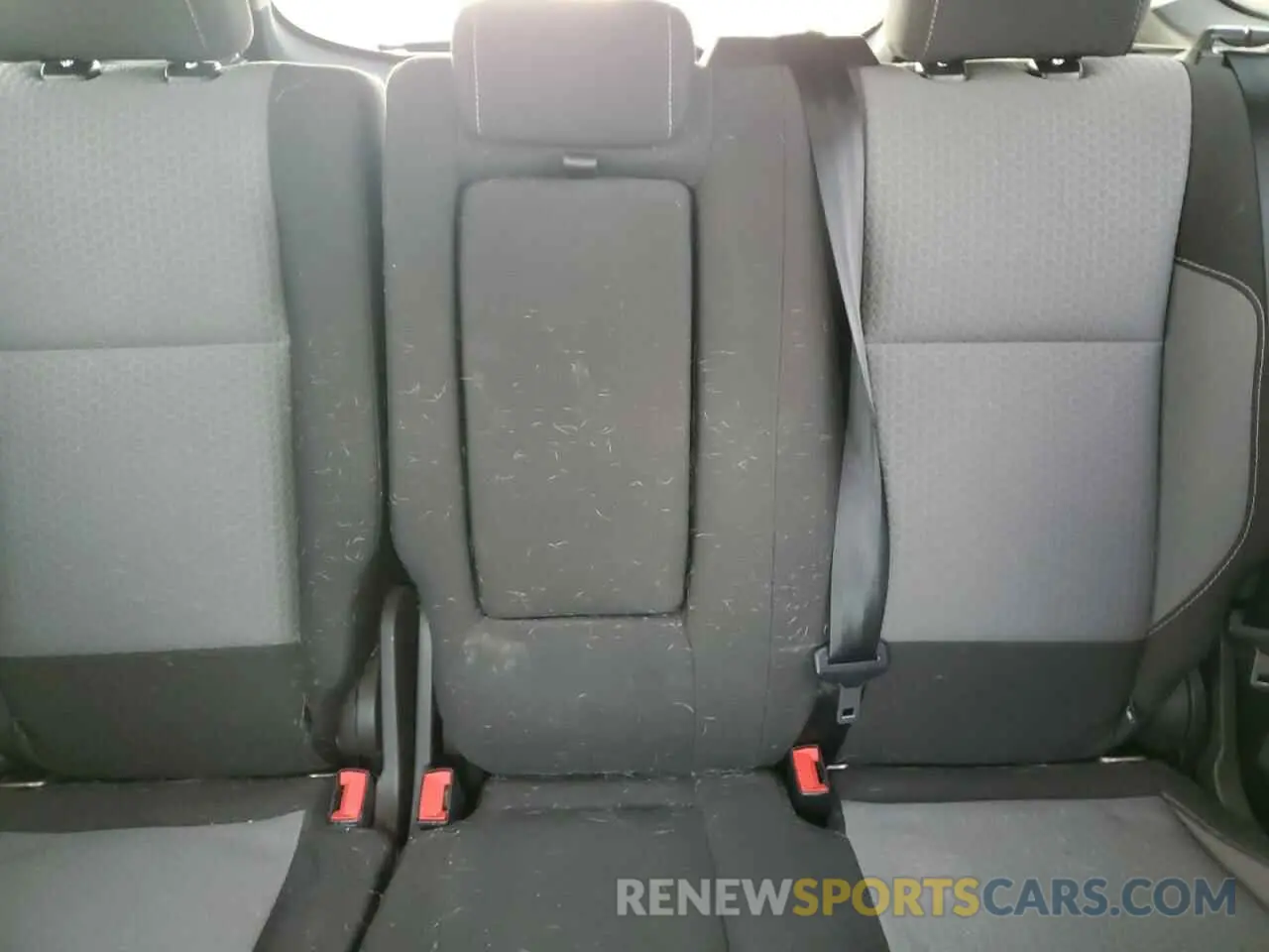 10 fotografías del automóvil dañado 1FMCU9GD3KUB23989 FORD ESCAPE 2019