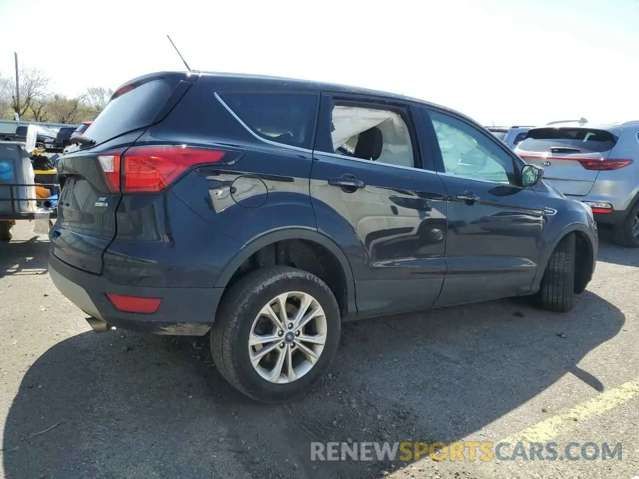 3 fotografías del automóvil dañado 1FMCU9GD3KUB44504 FORD ESCAPE 2019