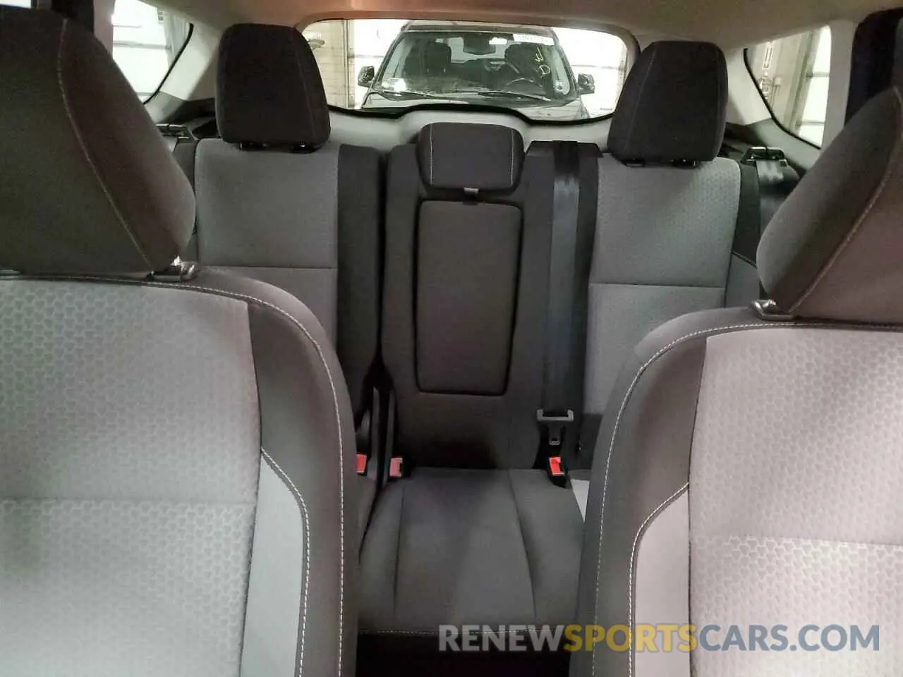 10 fotografías del automóvil dañado 1FMCU9GD3KUC04619 FORD ESCAPE 2019