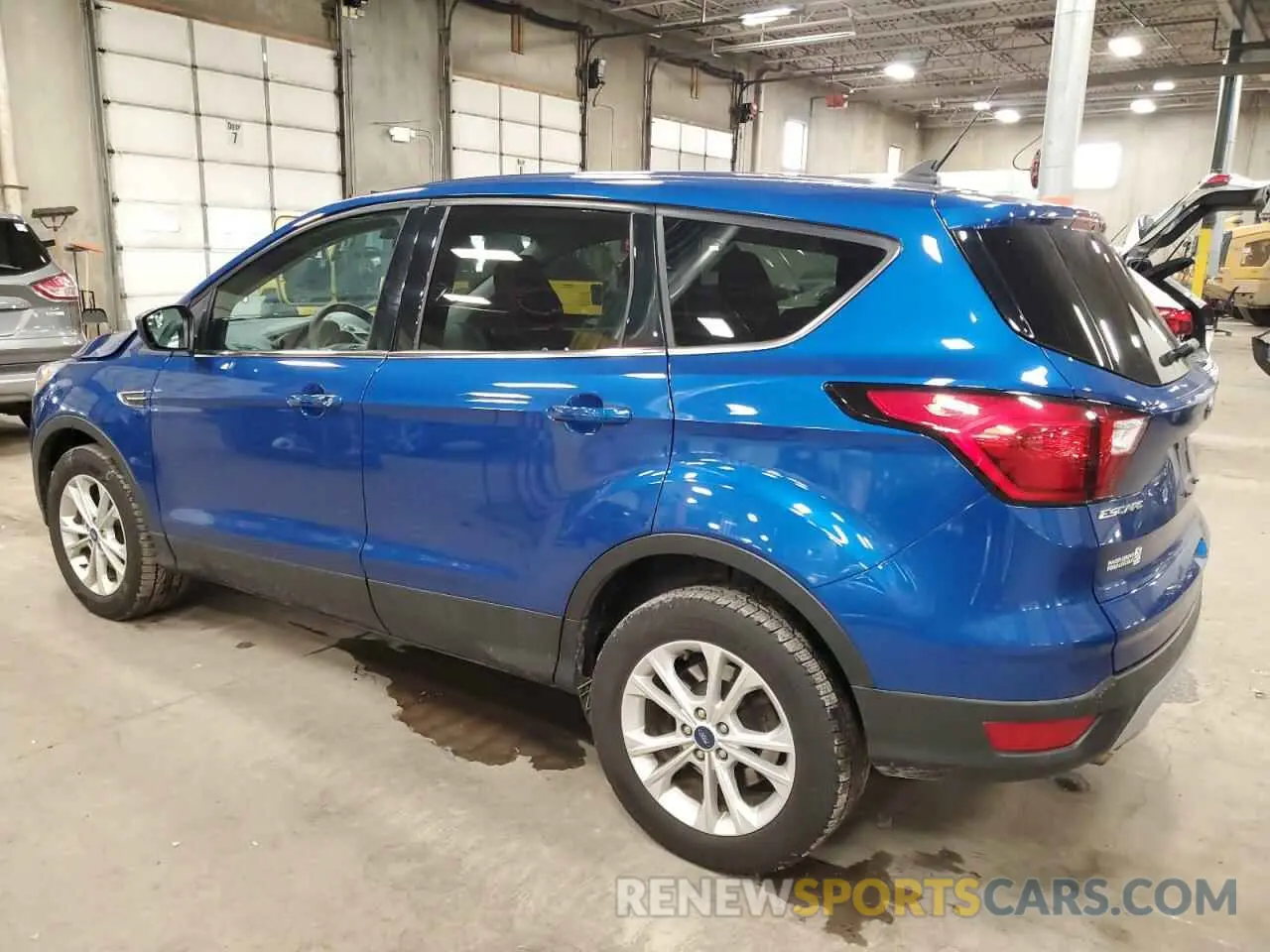 2 fotografías del automóvil dañado 1FMCU9GD3KUC04619 FORD ESCAPE 2019