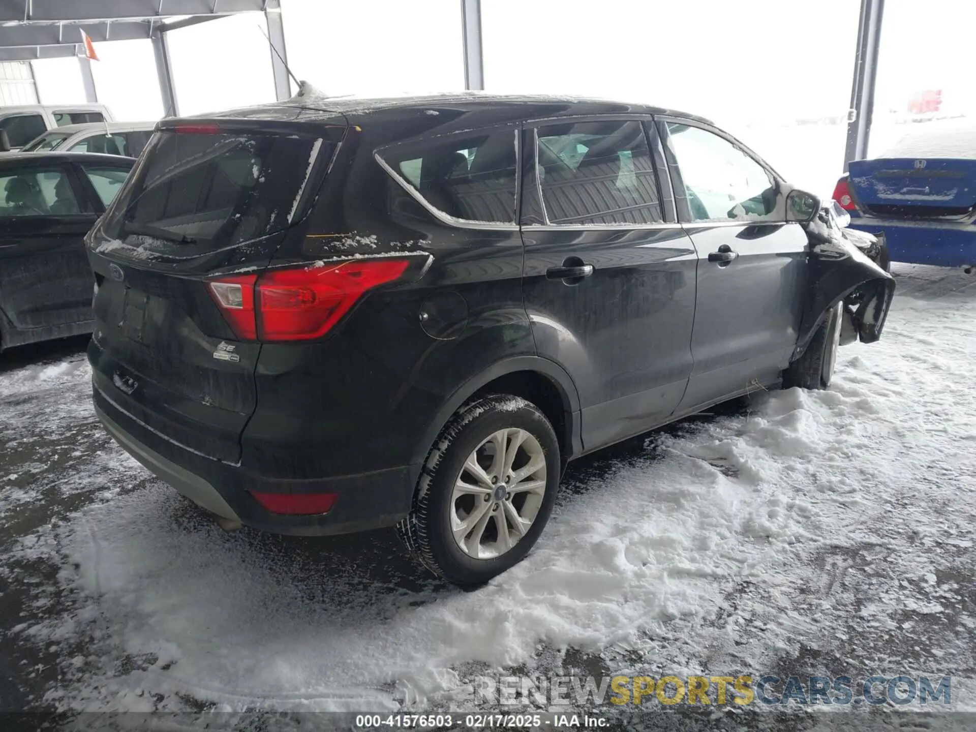 4 fotografías del automóvil dañado 1FMCU9GD3KUC06466 FORD ESCAPE 2019