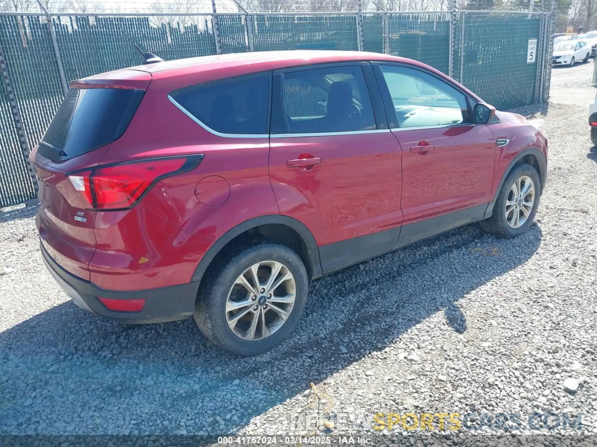 4 fotografías del automóvil dañado 1FMCU9GD4KUA96012 FORD ESCAPE 2019