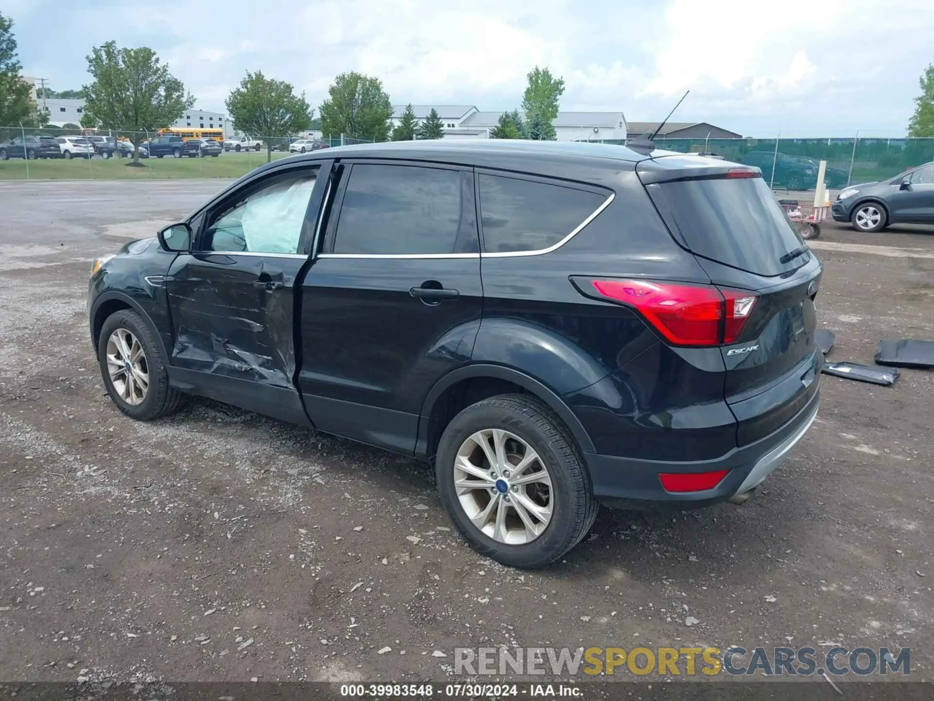 3 fotografías del automóvil dañado 1FMCU9GD4KUB22821 FORD ESCAPE 2019