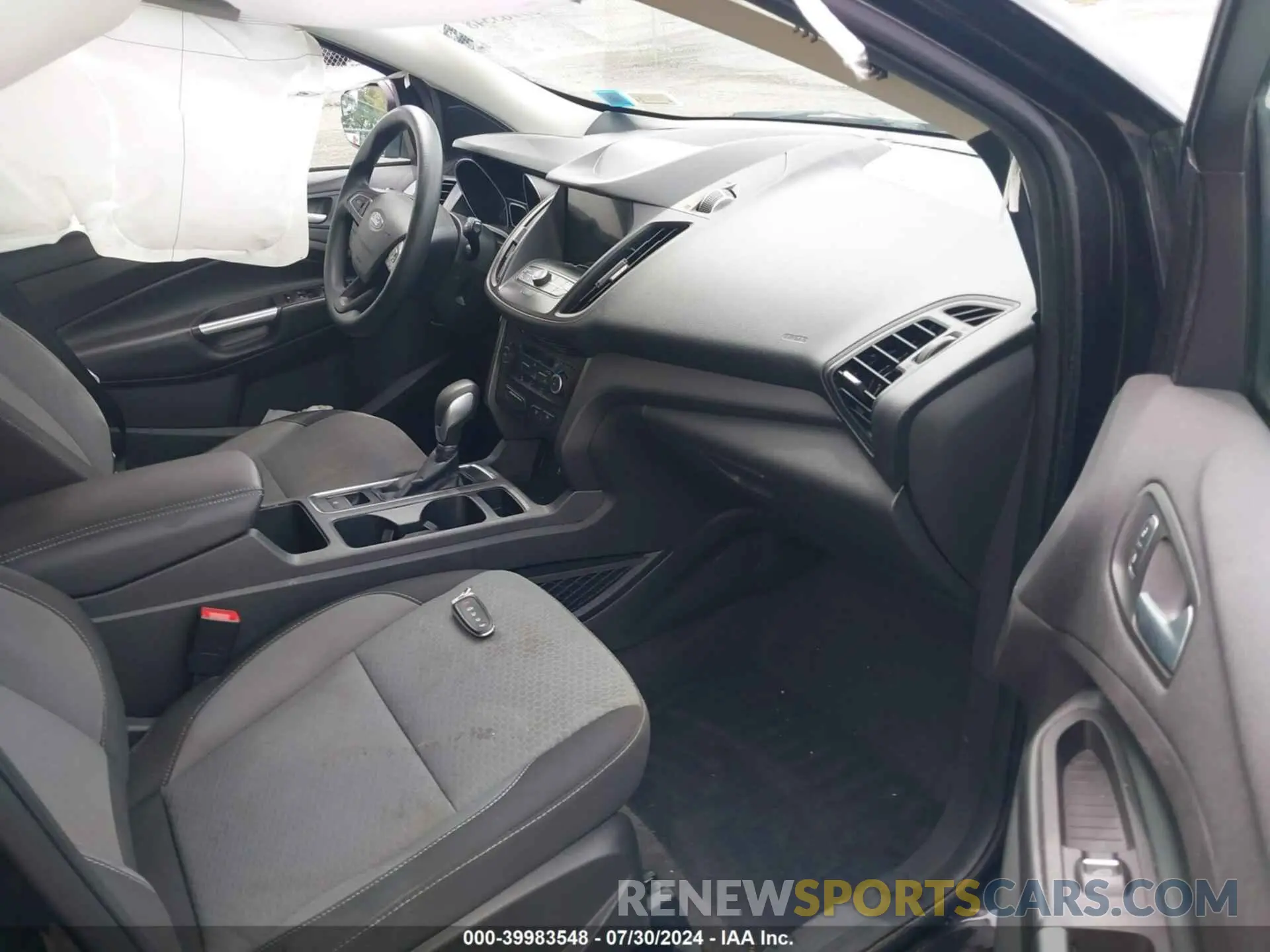5 fotografías del automóvil dañado 1FMCU9GD4KUB22821 FORD ESCAPE 2019