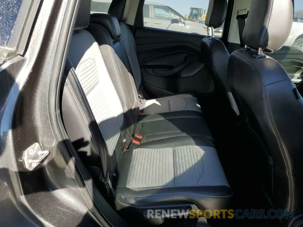 10 fotografías del automóvil dañado 1FMCU9GD4KUB85496 FORD ESCAPE 2019