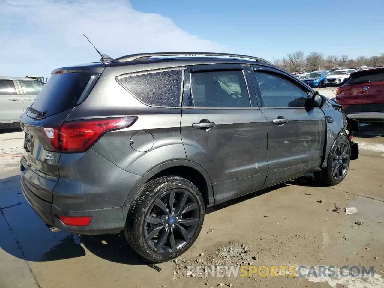 3 fotografías del automóvil dañado 1FMCU9GD4KUB85496 FORD ESCAPE 2019