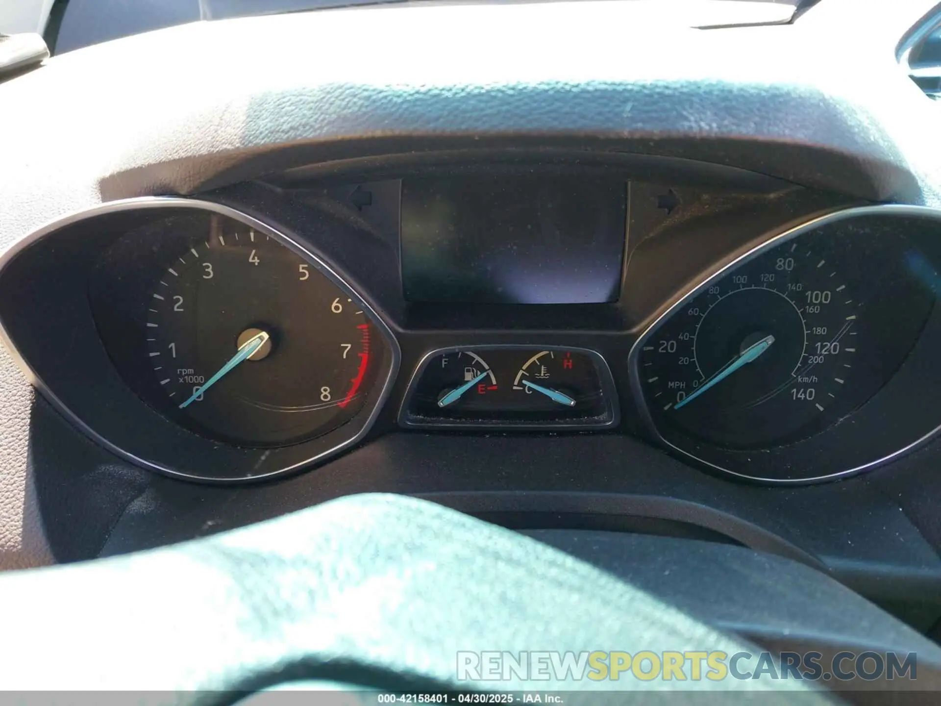 16 fotografías del automóvil dañado 1FMCU9GD5KUC17470 FORD ESCAPE 2019