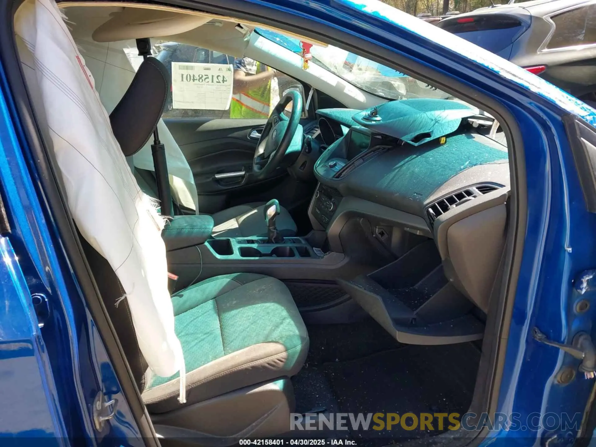 5 fotografías del automóvil dañado 1FMCU9GD5KUC17470 FORD ESCAPE 2019
